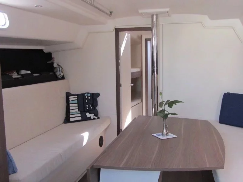 Varianta 44 (Ergi Star) Interior image - 1