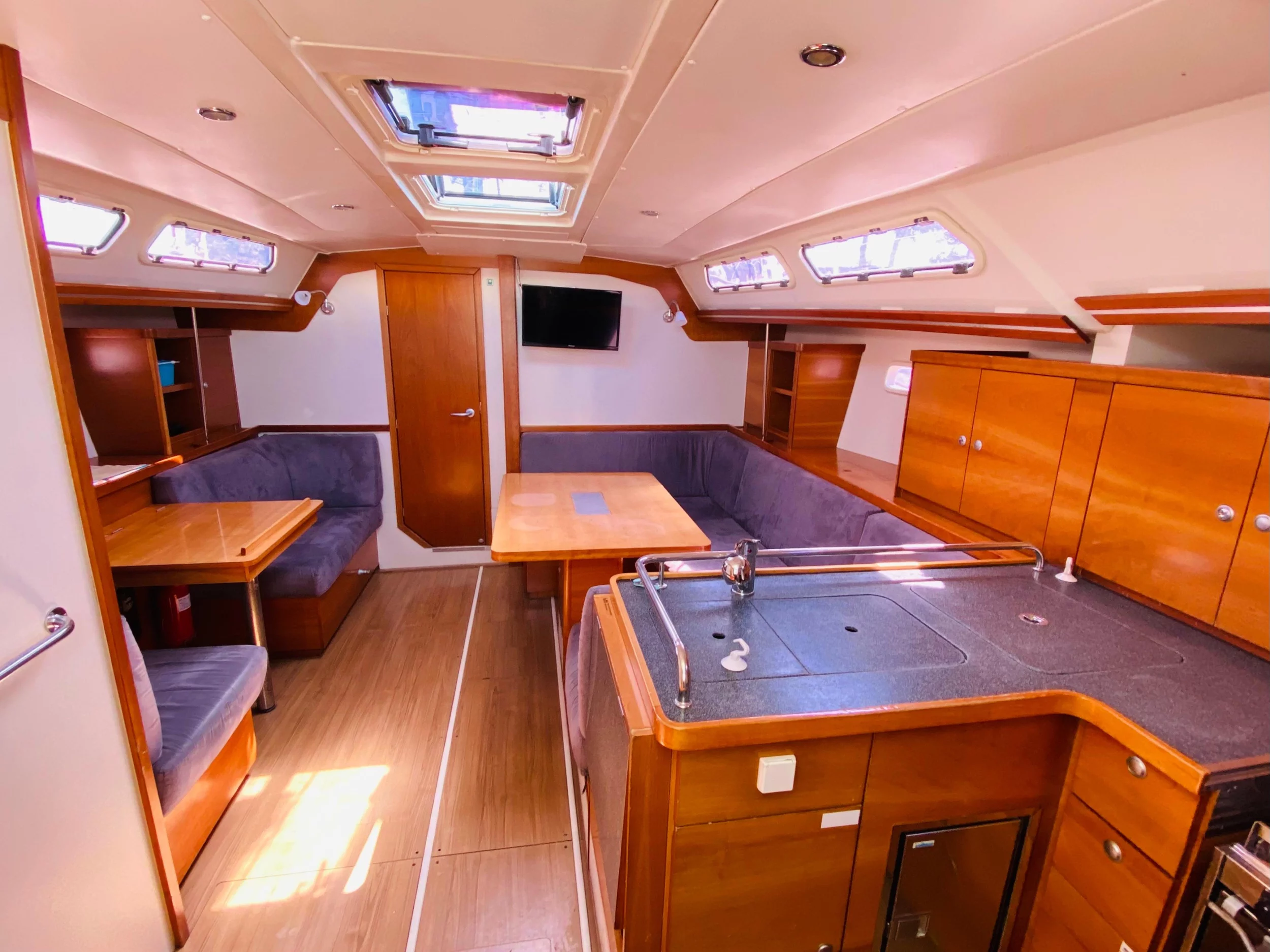 Hanse 430e (Astraios) Interior image - 11