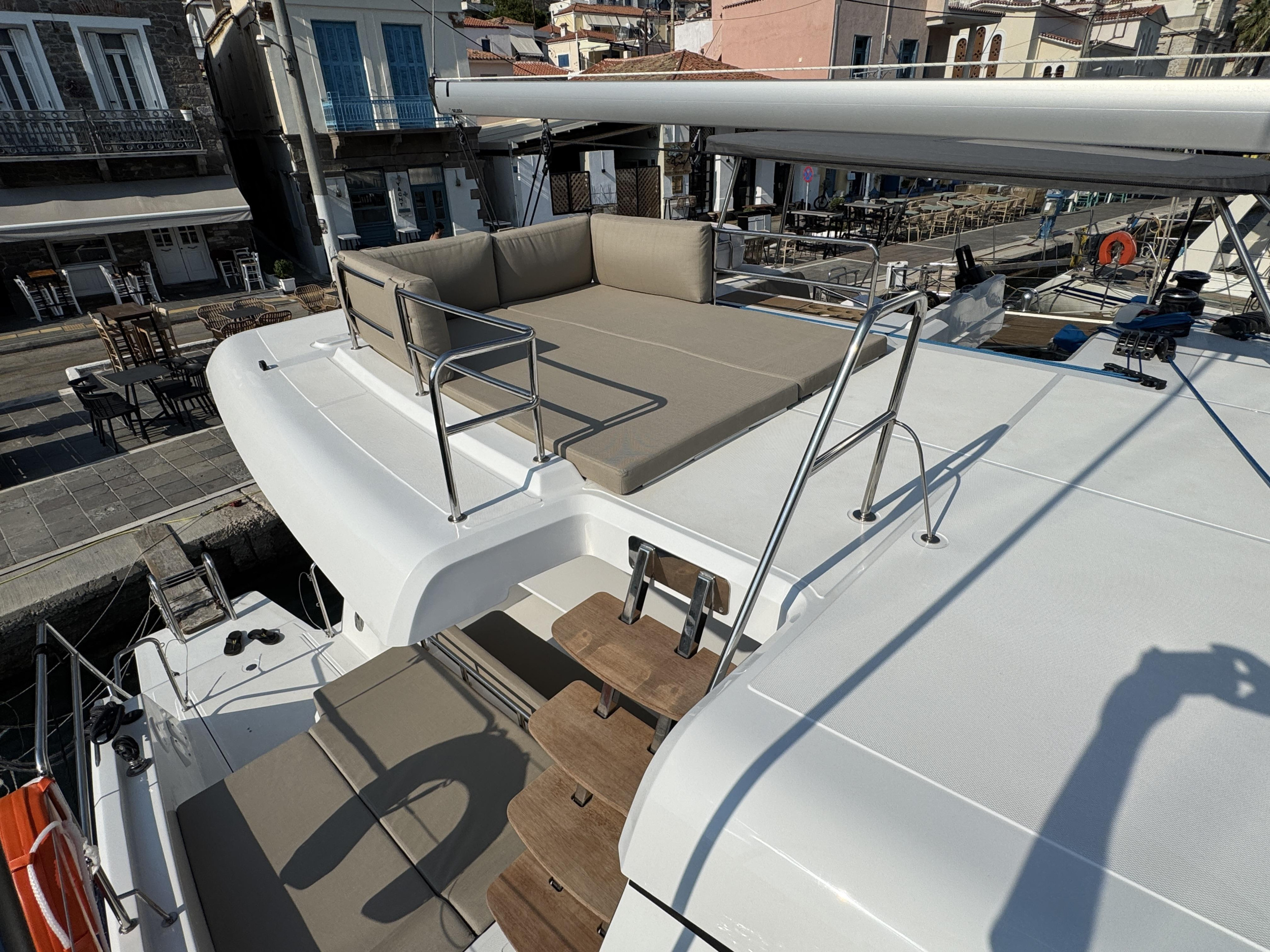 Photo #4 - Aventura 37 (VOLKI) in Athen - 62219