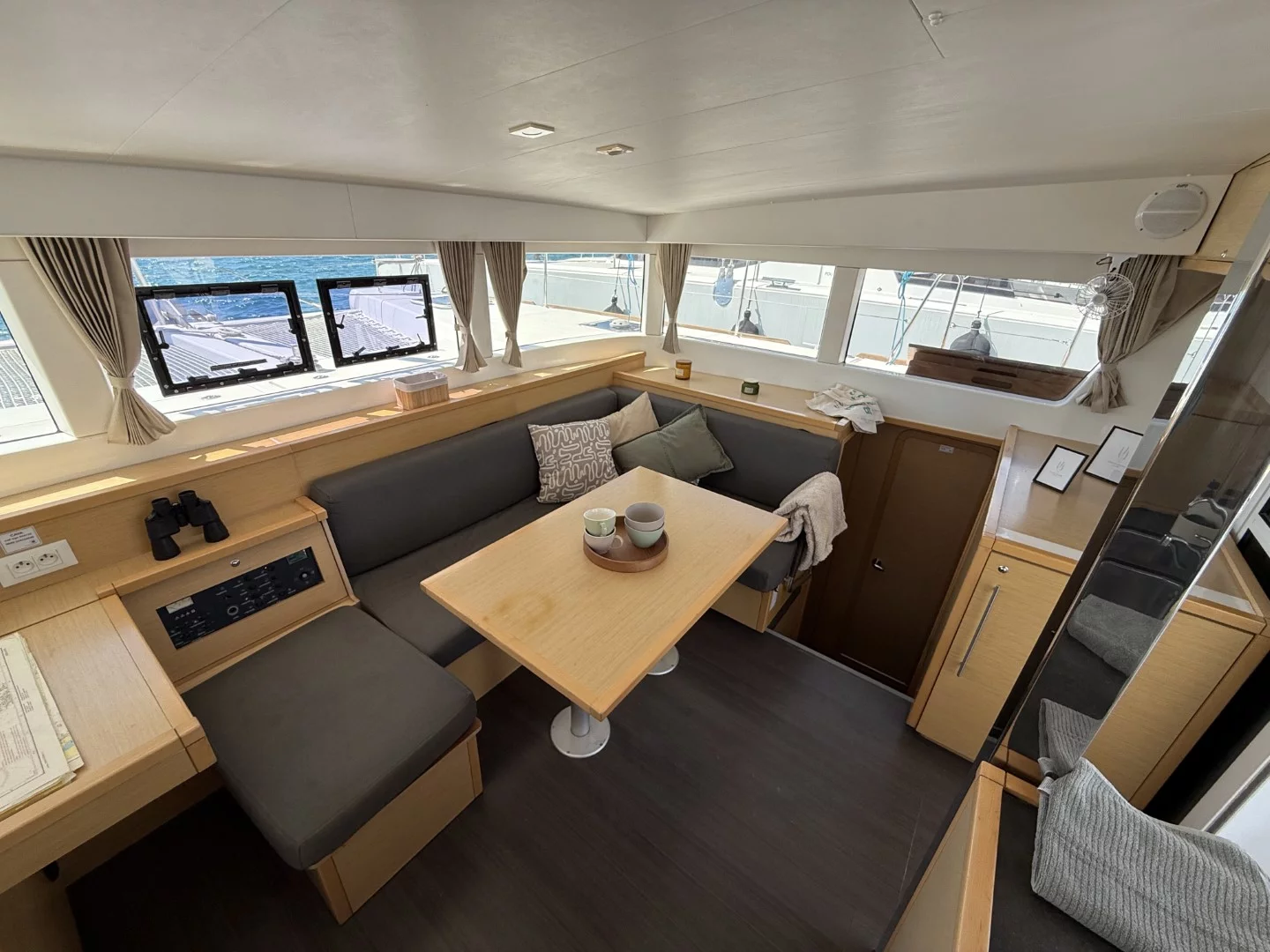 Lagoon 39 (Cava) Interior image - 1