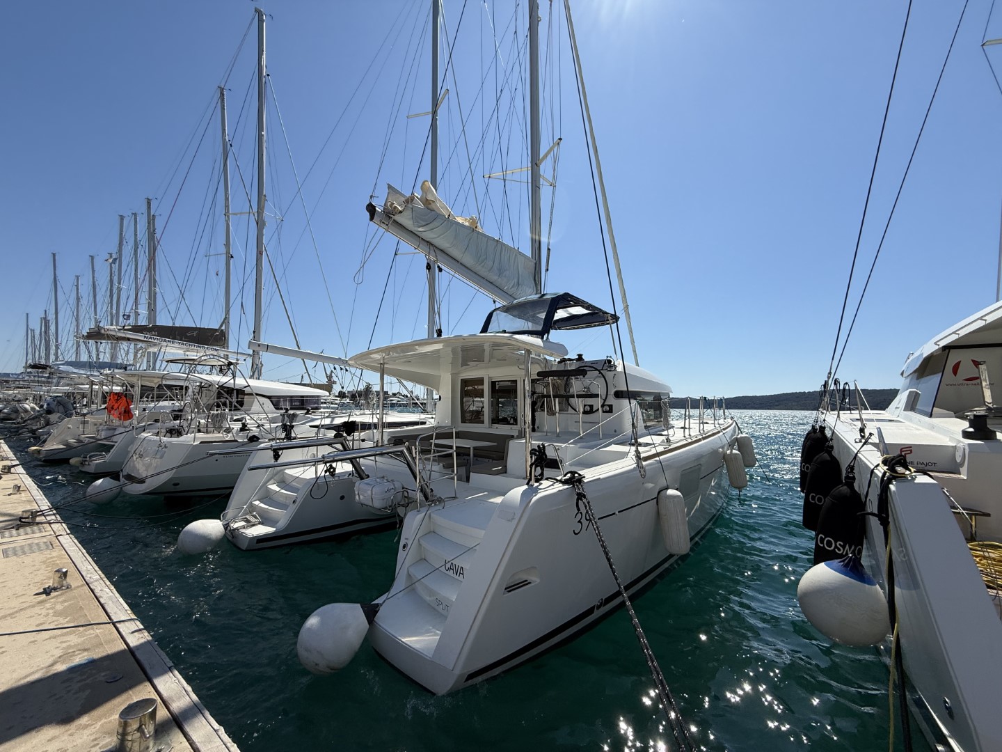 Photo #8 - Lagoon 39 (Cava) in Lavrion - 23598