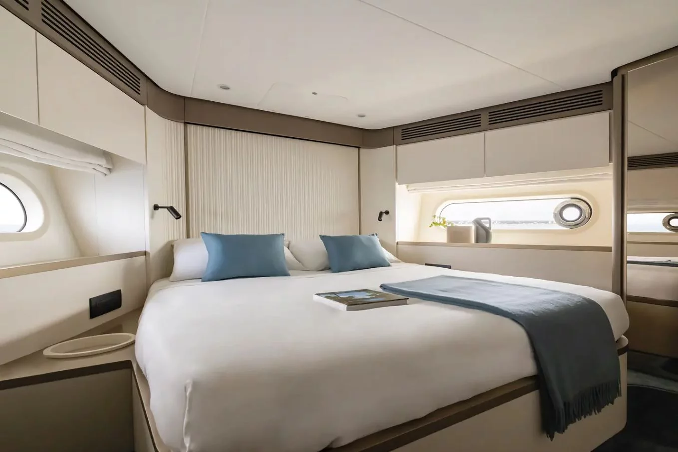 Azimut Magellano 60 (Amparito XIII)  - 16