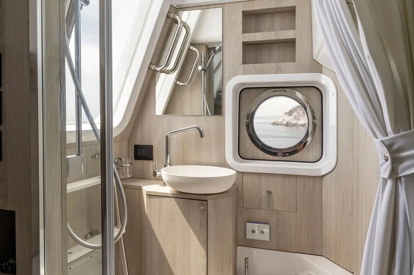 Photo #20 - Azimut Magellano 60 (Amparito XIII) en Podstrana - 62155