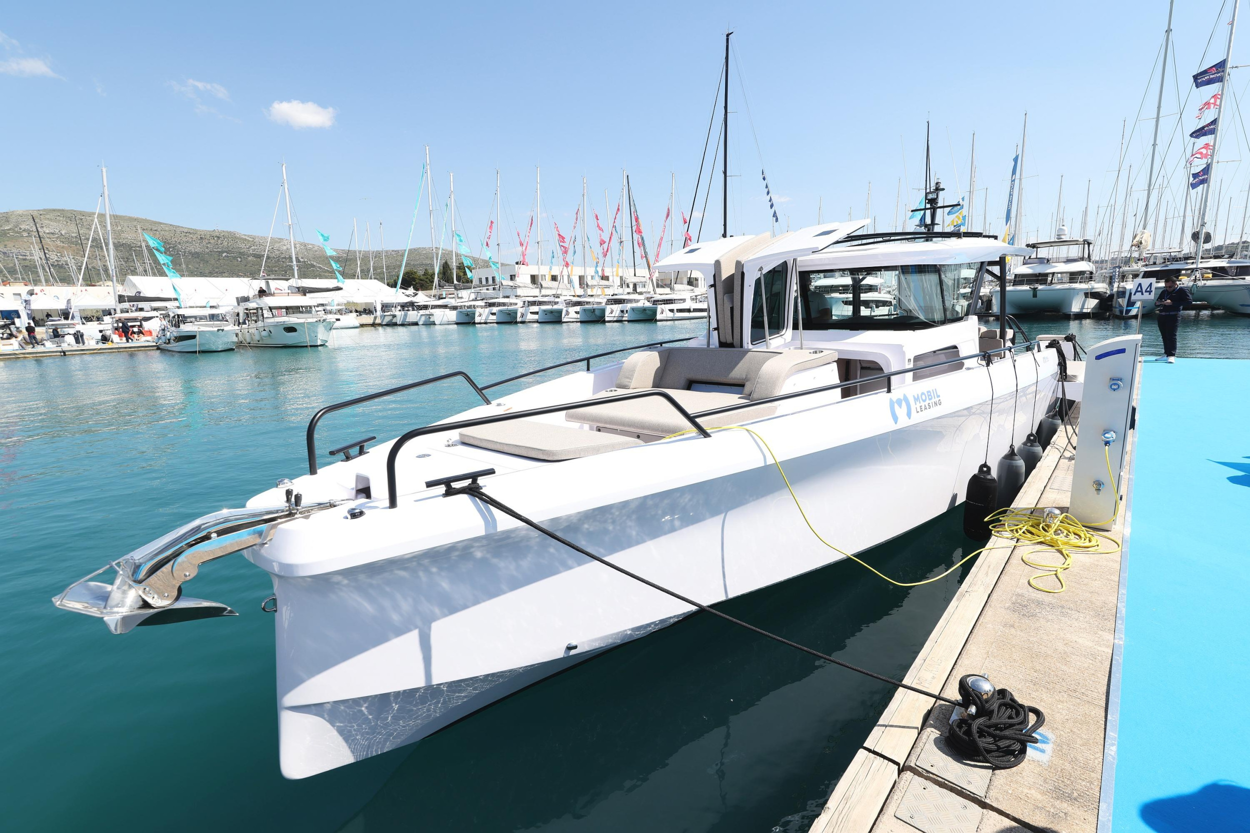 Photo #11 - Axopar 45 Cross Top (Niko) in Trogir - 63147