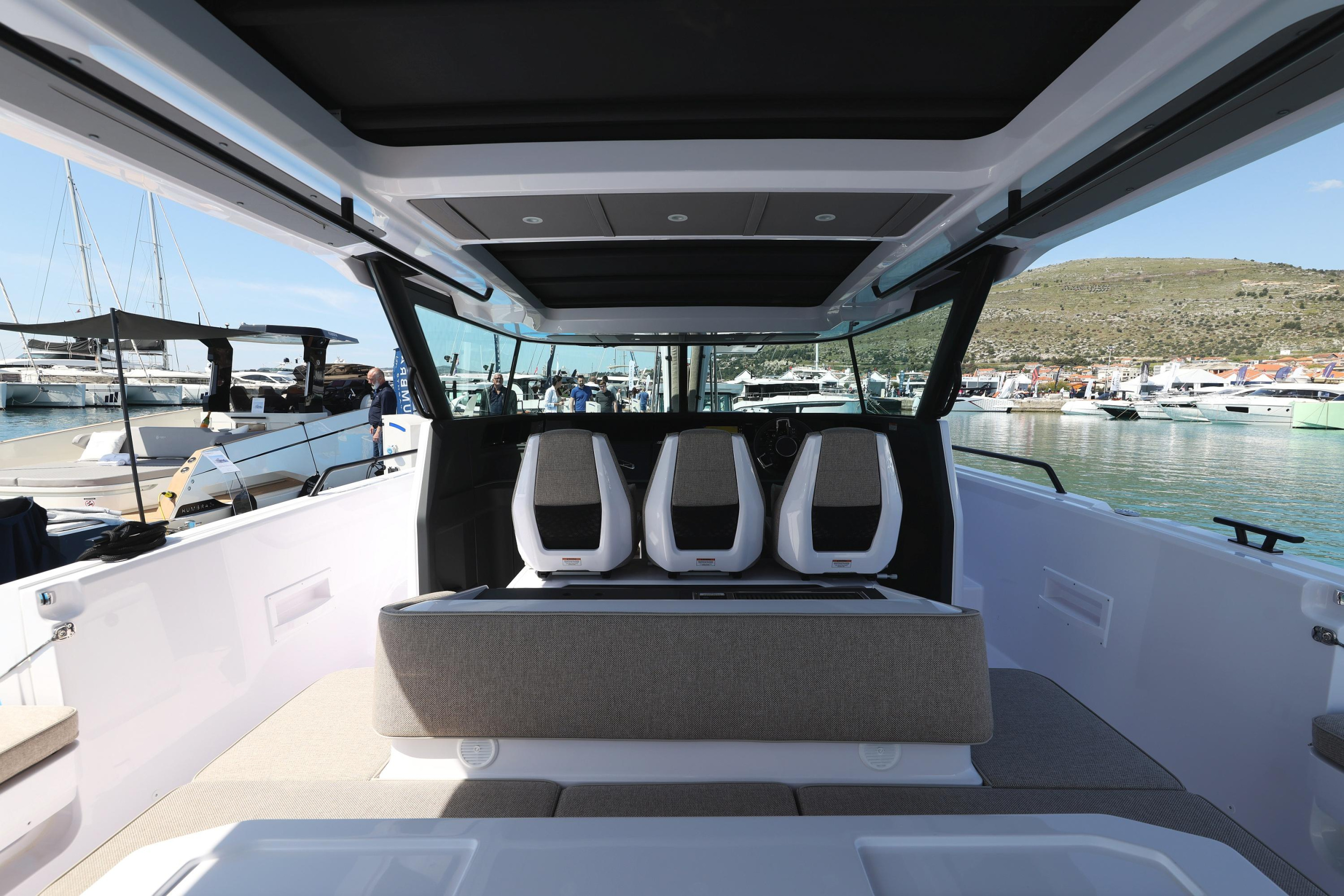 Photo #12 - Axopar 45 Cross Top (Niko) in Trogir - 63147