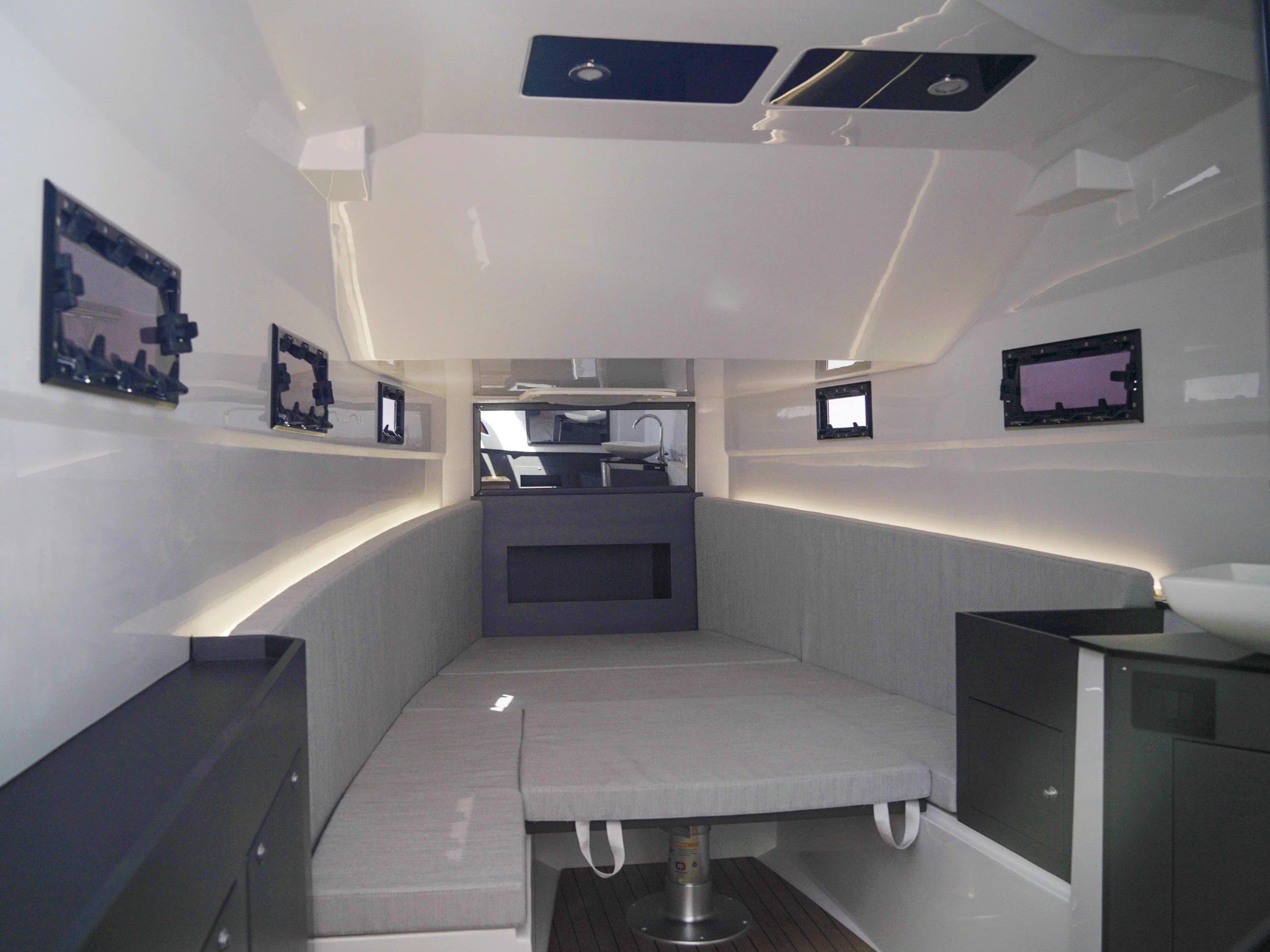 Pirelli 42 EFB (Armare) Interior image - 18