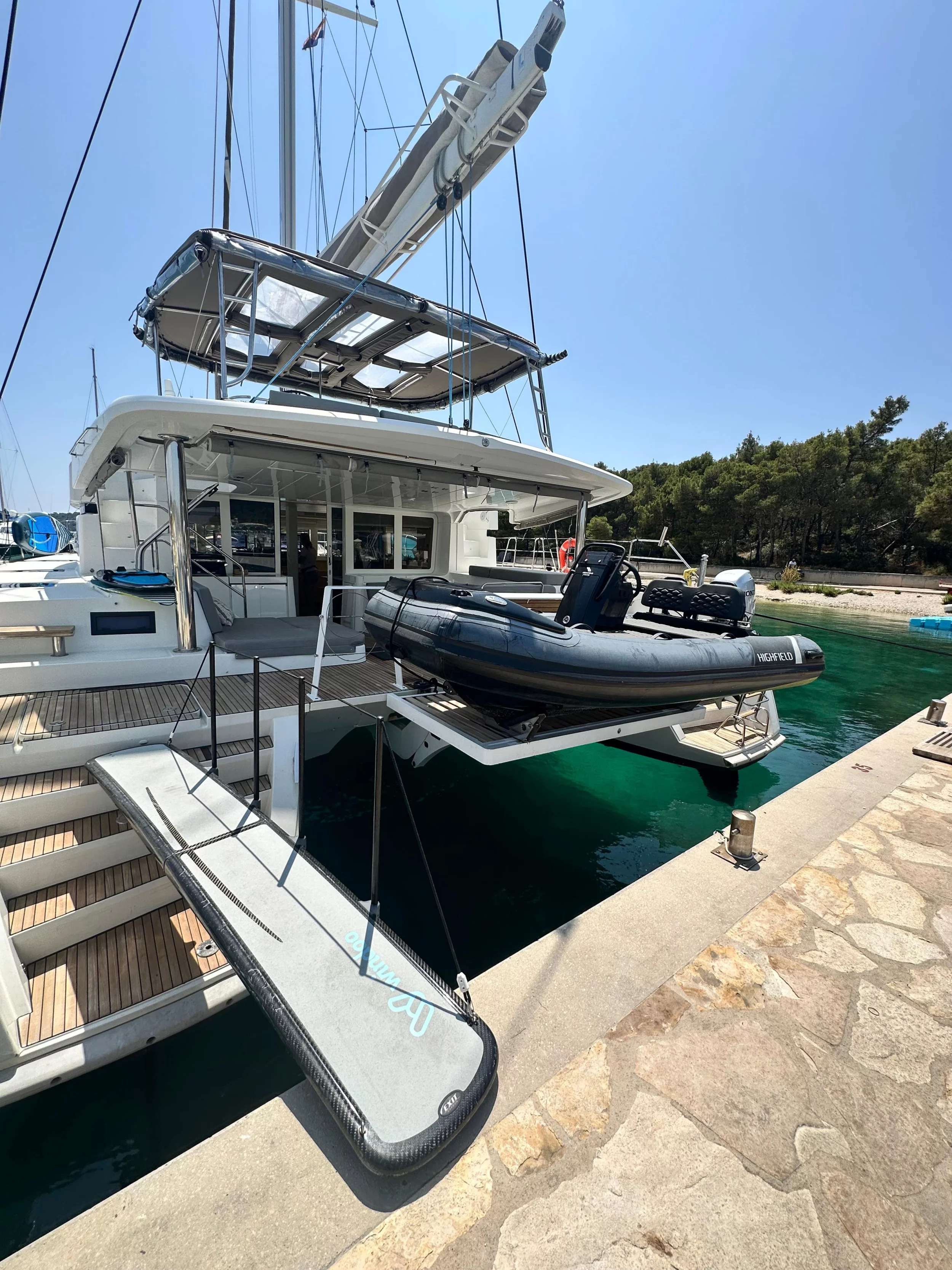 Lagoon 52F (Manta Ray)  - 11