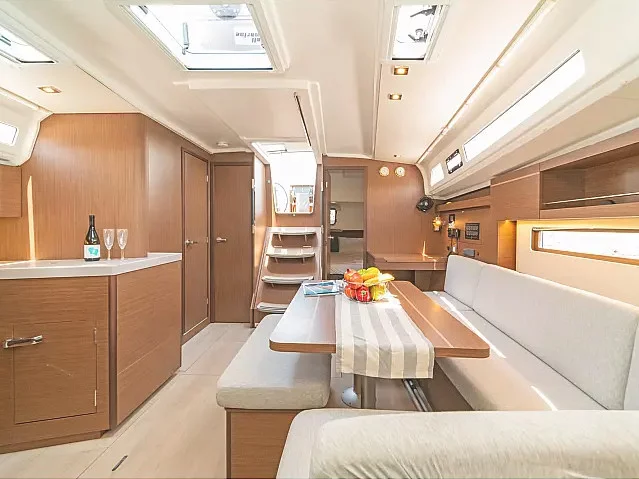 Oceanis 40.1 (RO22) Interior image - 4