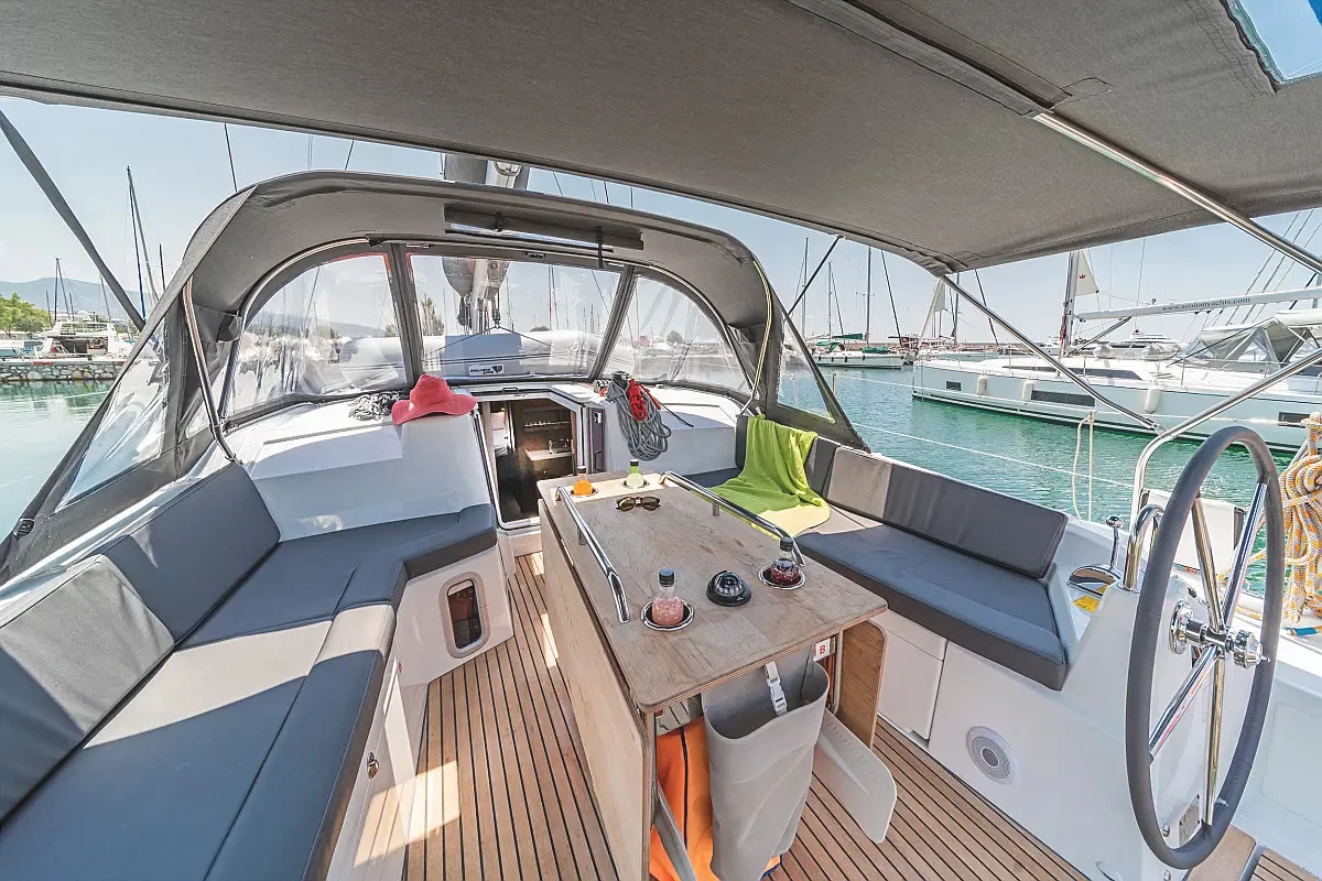 Oceanis 40.1 (RO22)  - 1