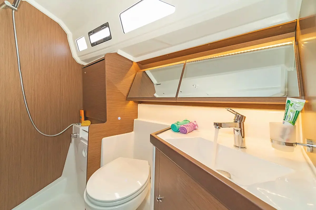 Oceanis 40.1 (RO22)  - 5