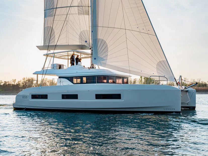 Lagoon 55 (INFINITY) Main image - 0