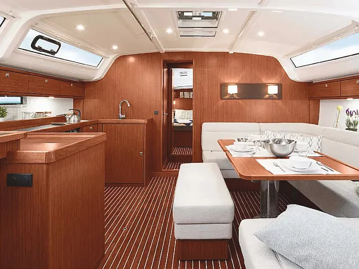 Bavaria Cruiser 51 (Prince John) Interior image - 3