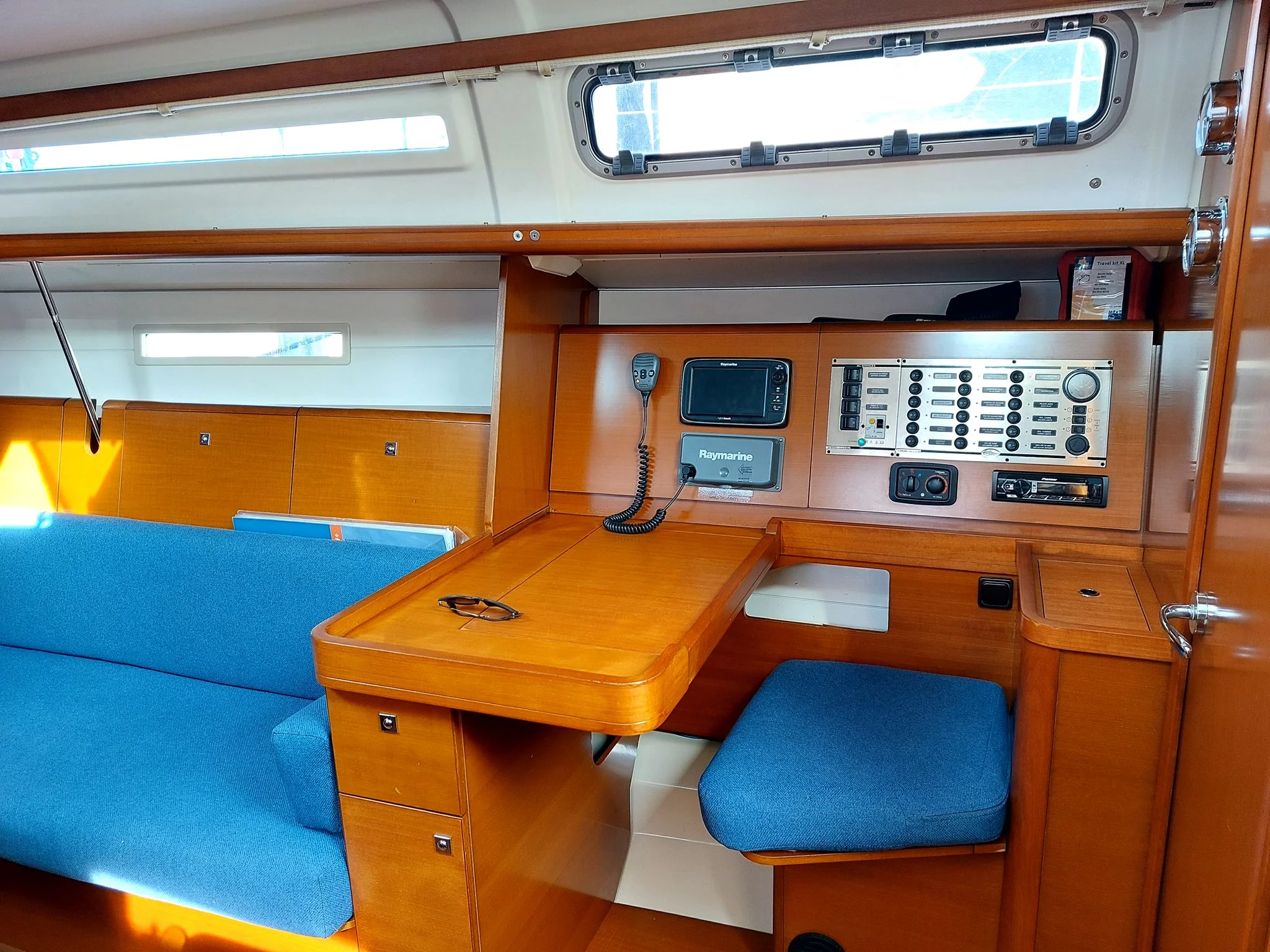 Dufour 34 E Performance (Phantom) Interior image - 3