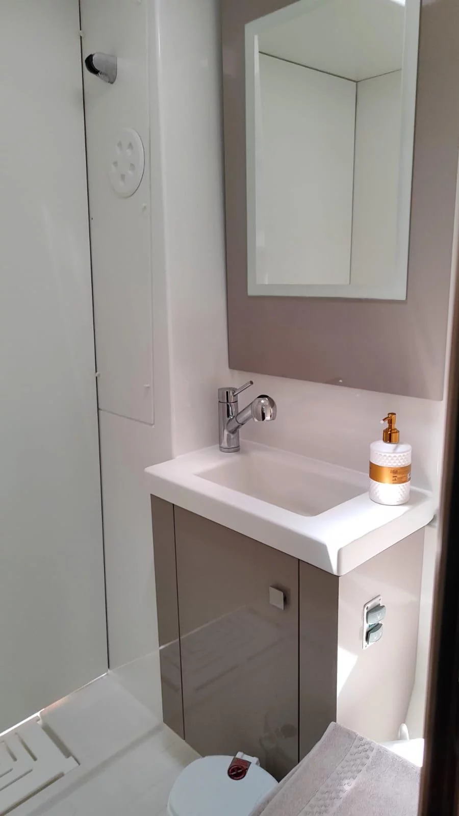 Fountaine Pajot Astrea 42 (Cicada)  - 6