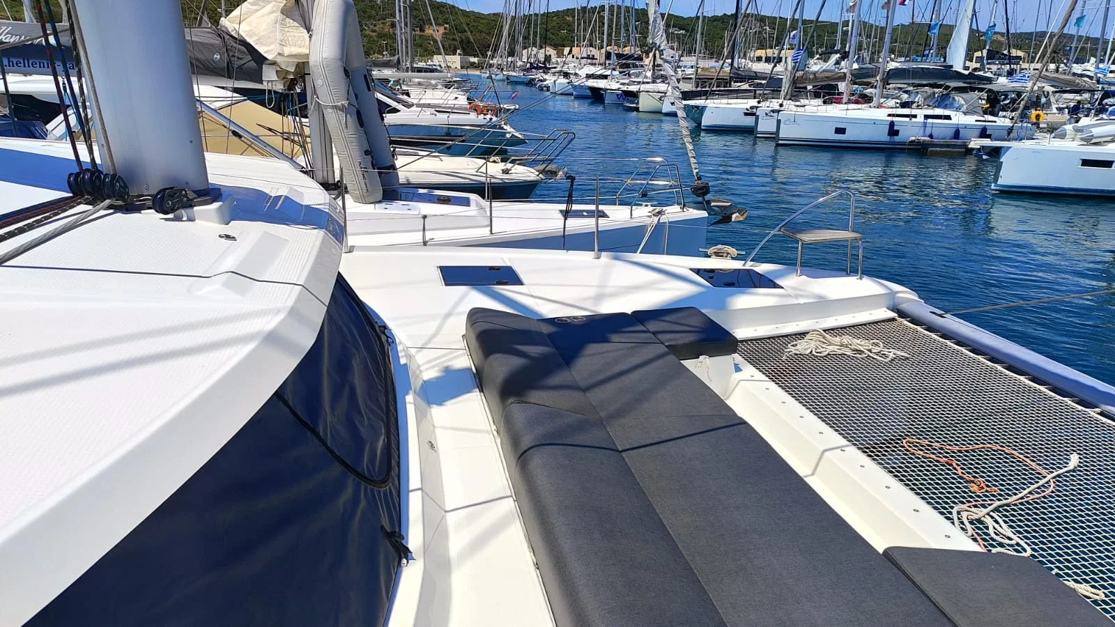 Fountaine Pajot Astrea 42 (Cicada)  - 10