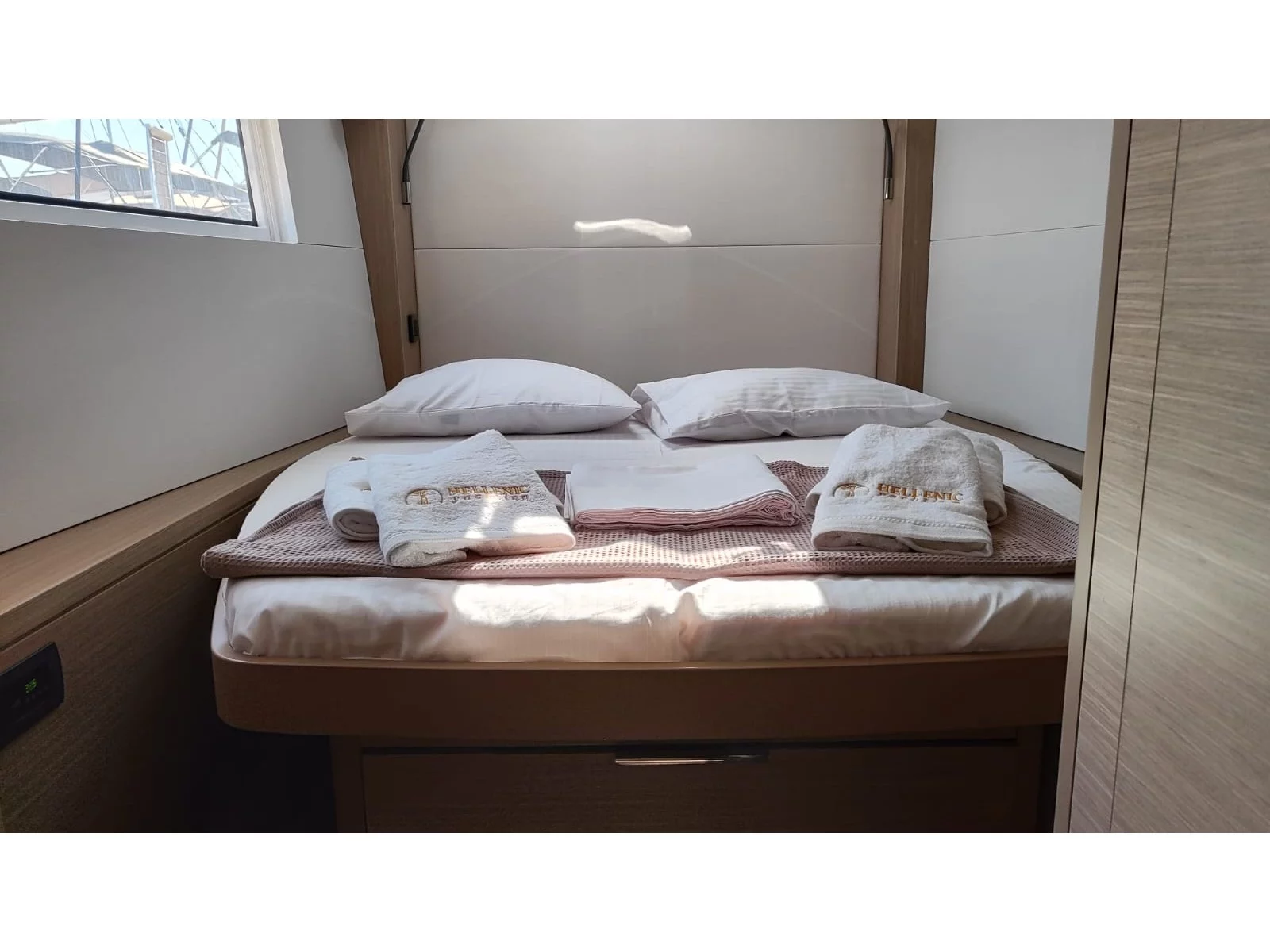 Lagoon 51 (NAF) Interior image - 3