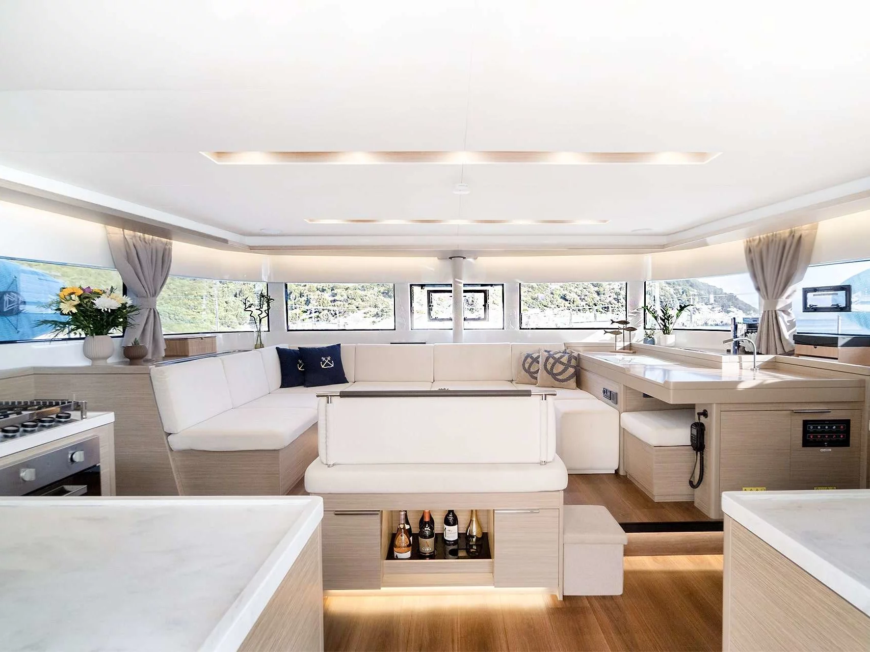 Lagoon 51 (Kentavros) Interior image - 6