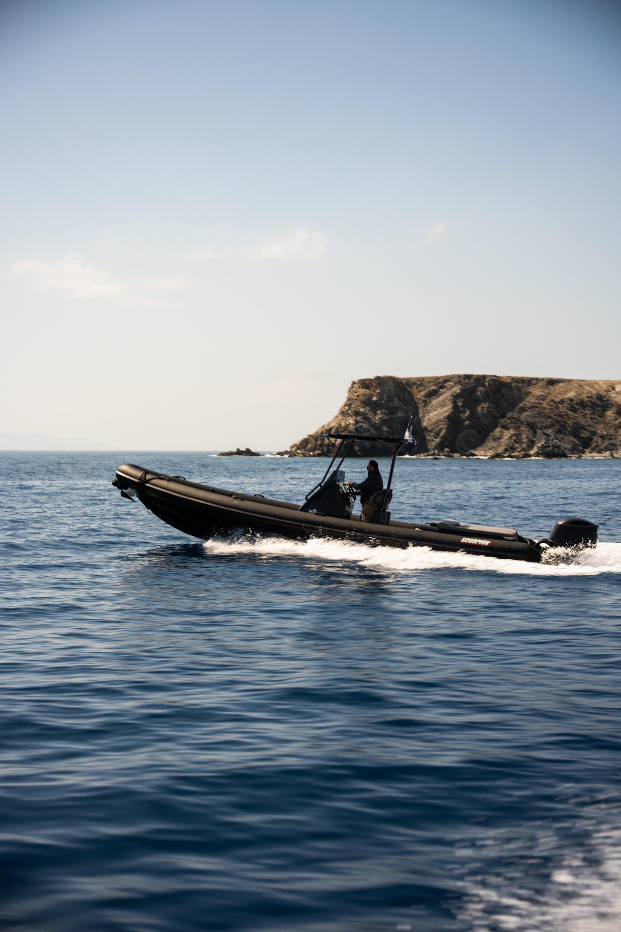 Photo #7 - Scorpion G2 (28 Yaloou Wolf) in Mykonos - 17086