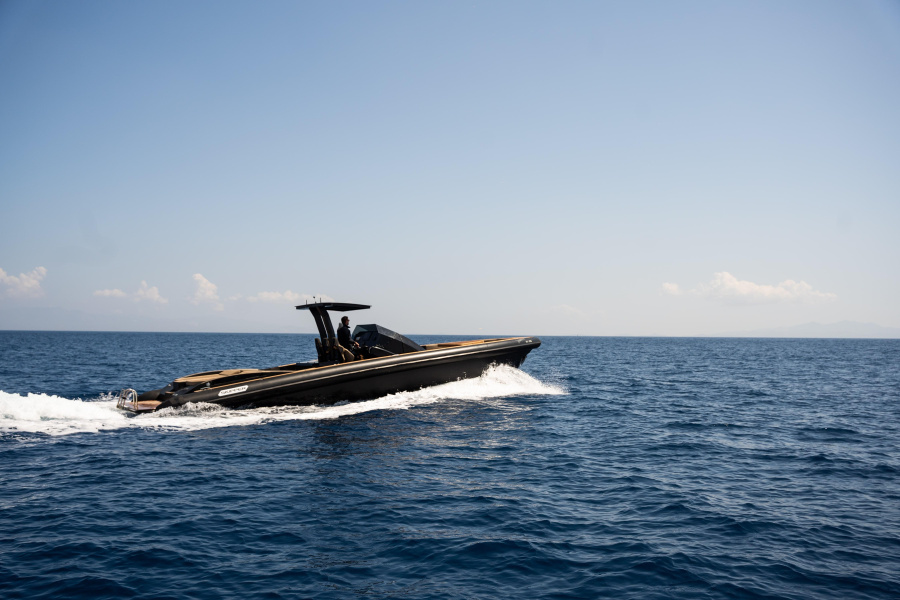 Photo #8 - Skipper 42 (Maeraki) in Mykonos - 17089