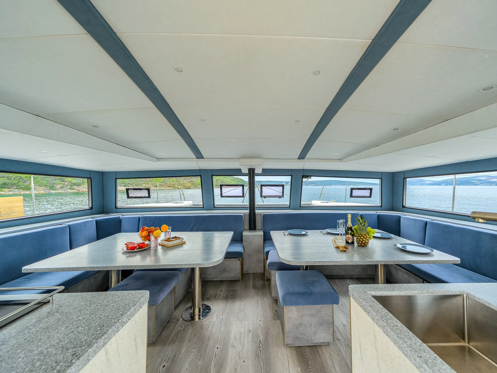 Luna 47 Power (Orange) Interior image - 14