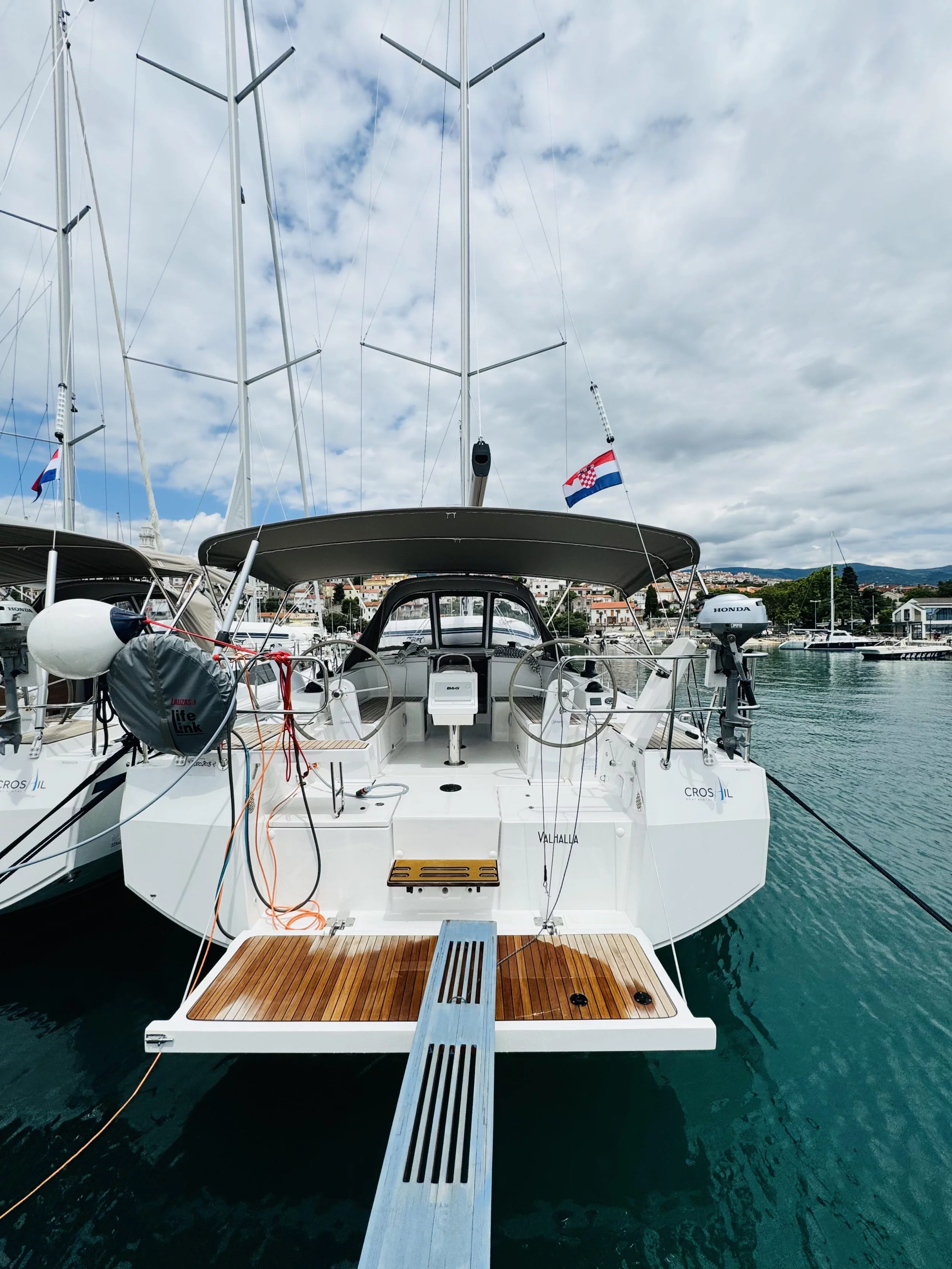 Bavaria C38 (Valhalla)  - 11