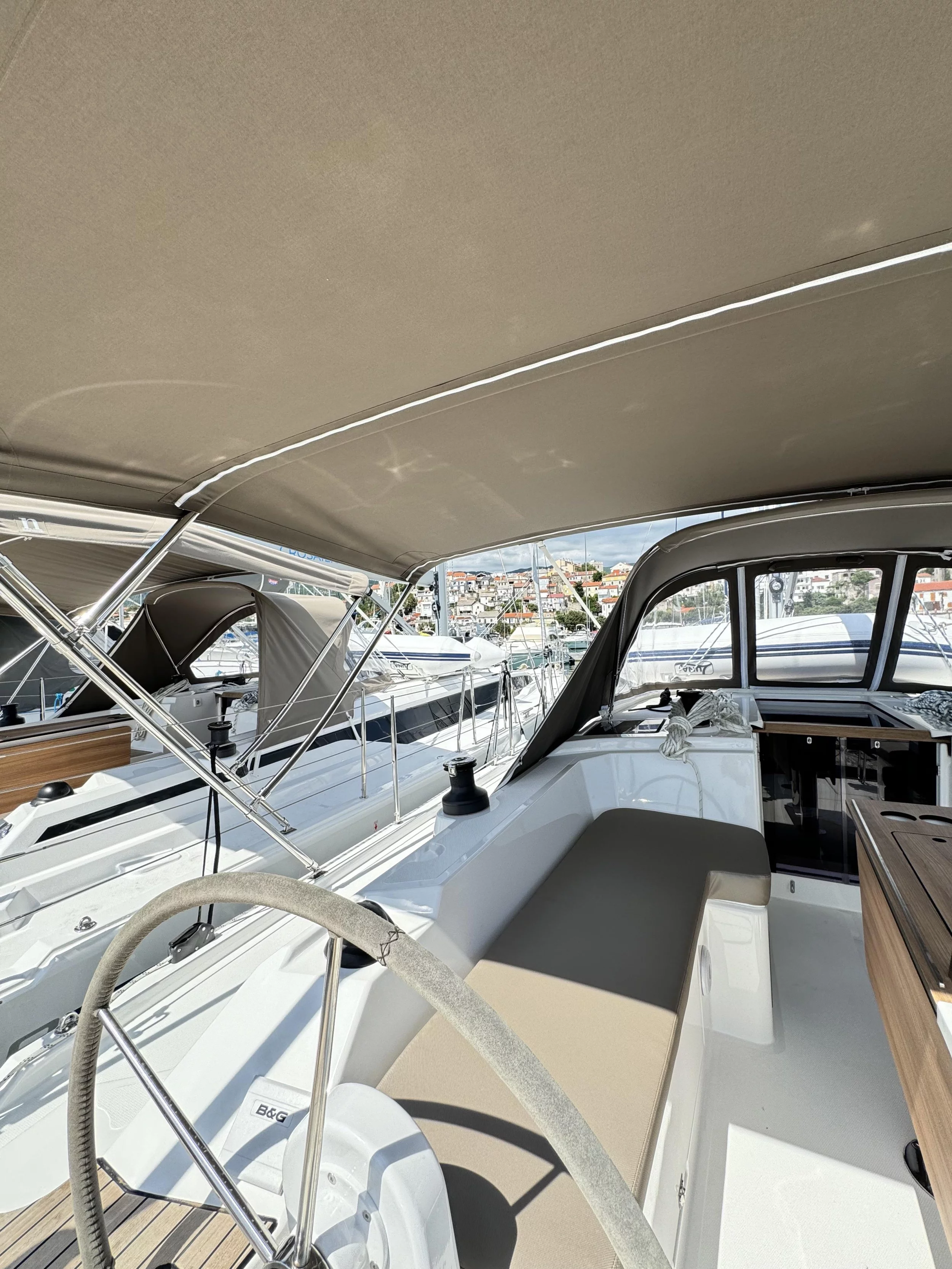 Bavaria C38 (Valhalla)  - 12