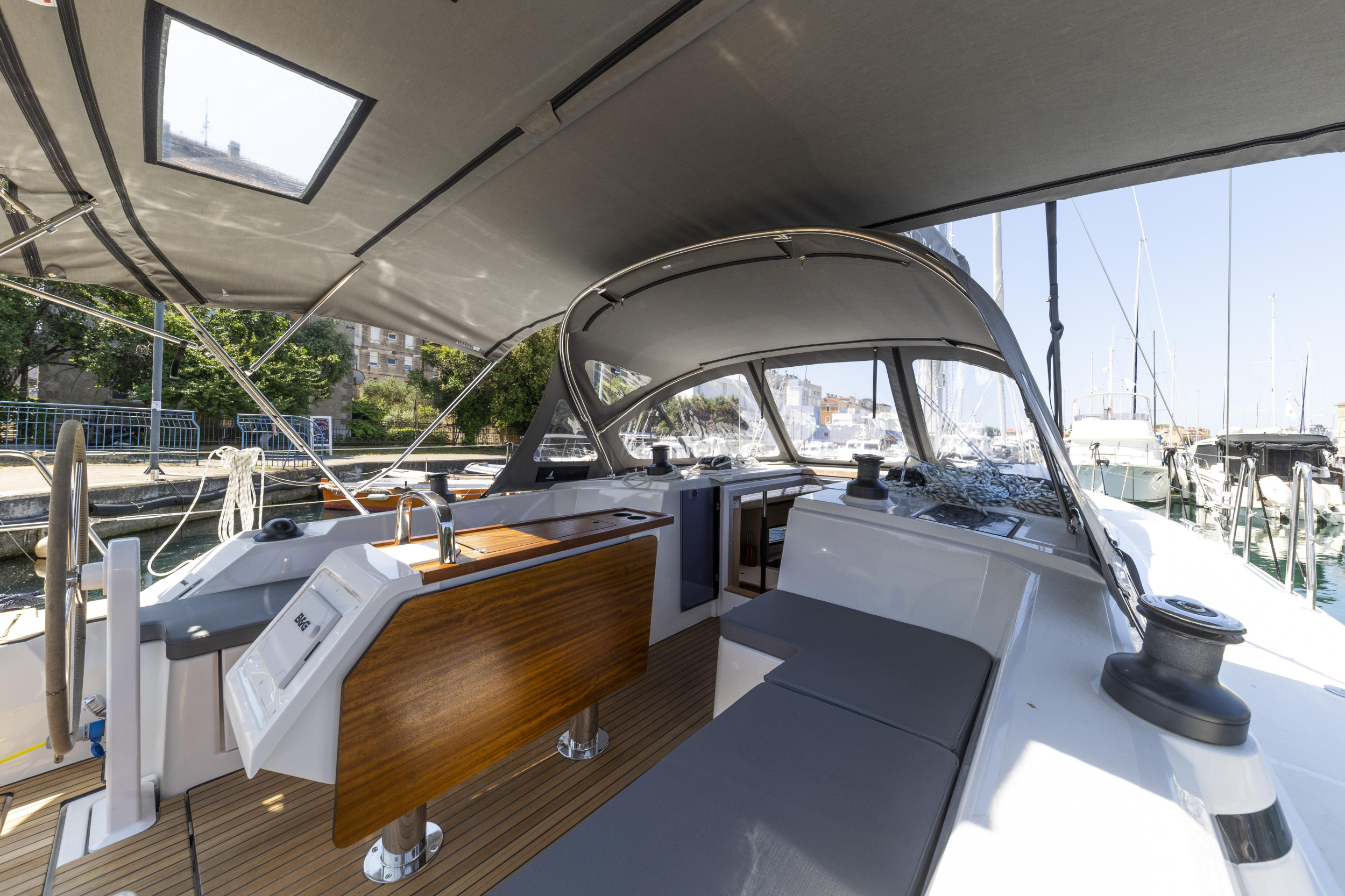 Photo #32 - Bavaria C42 (Maraschino) en Zadar - 18229