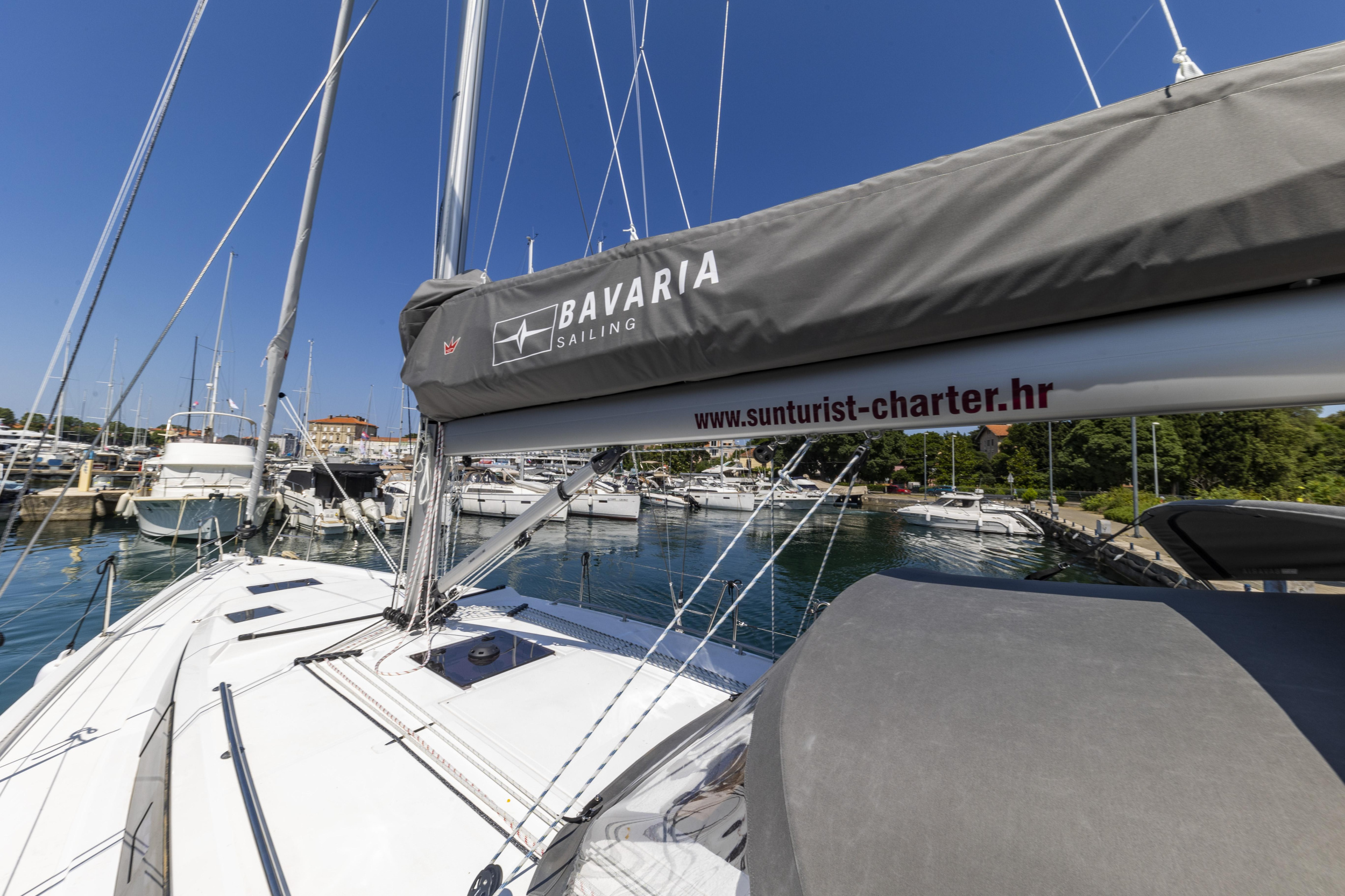 Photo #16 - Bavaria C42 (Maraschino) en Zadar - 18229