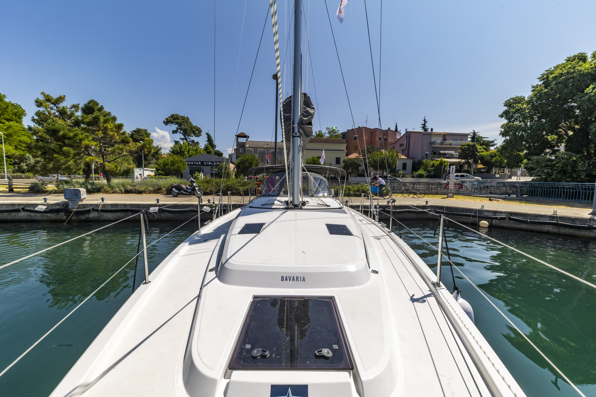 Photo #6 - Bavaria C42 (Maraschino) en Zadar - 18229
