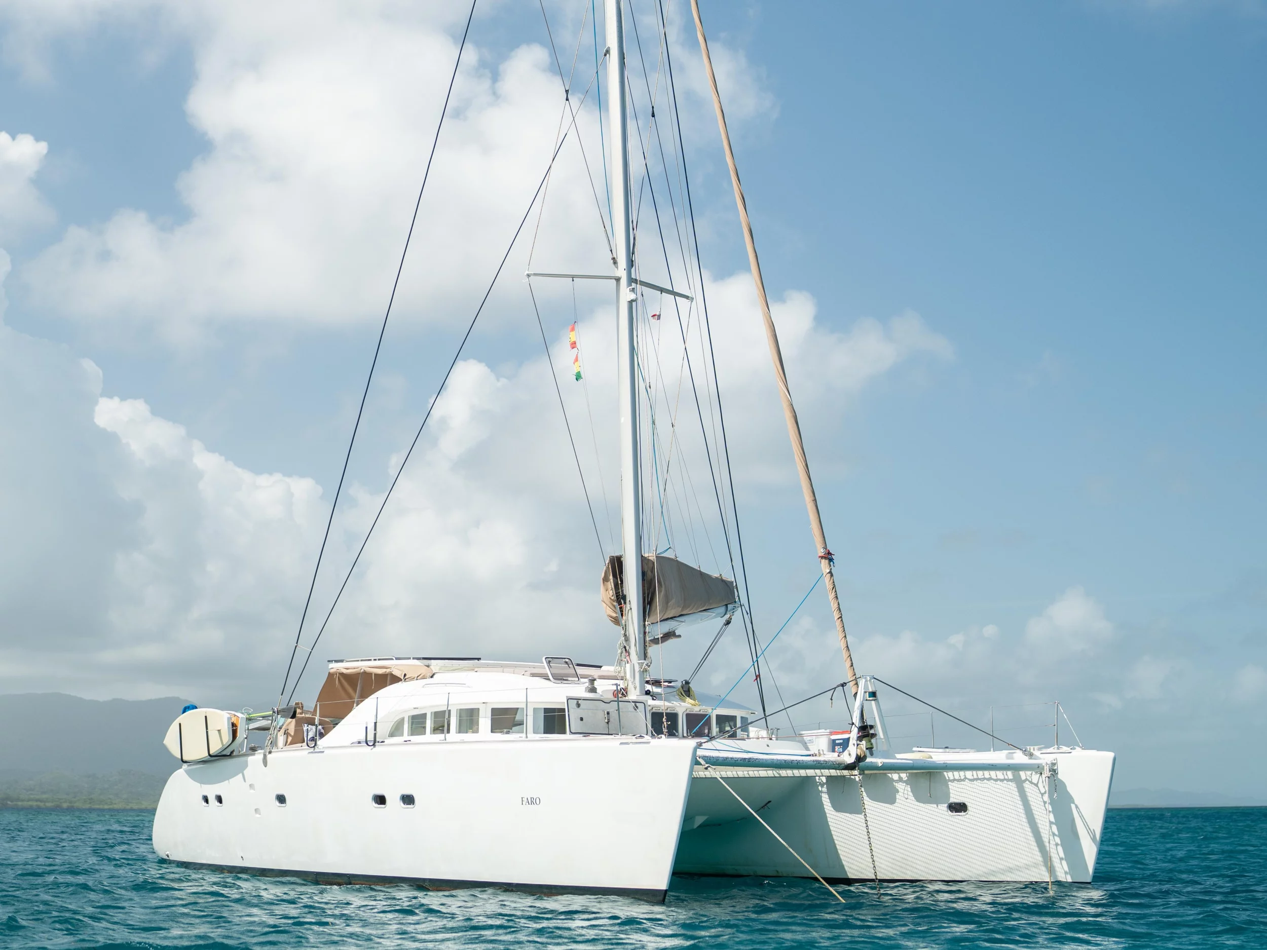 Lagoon Switch 570 (Faro) Main image - 0