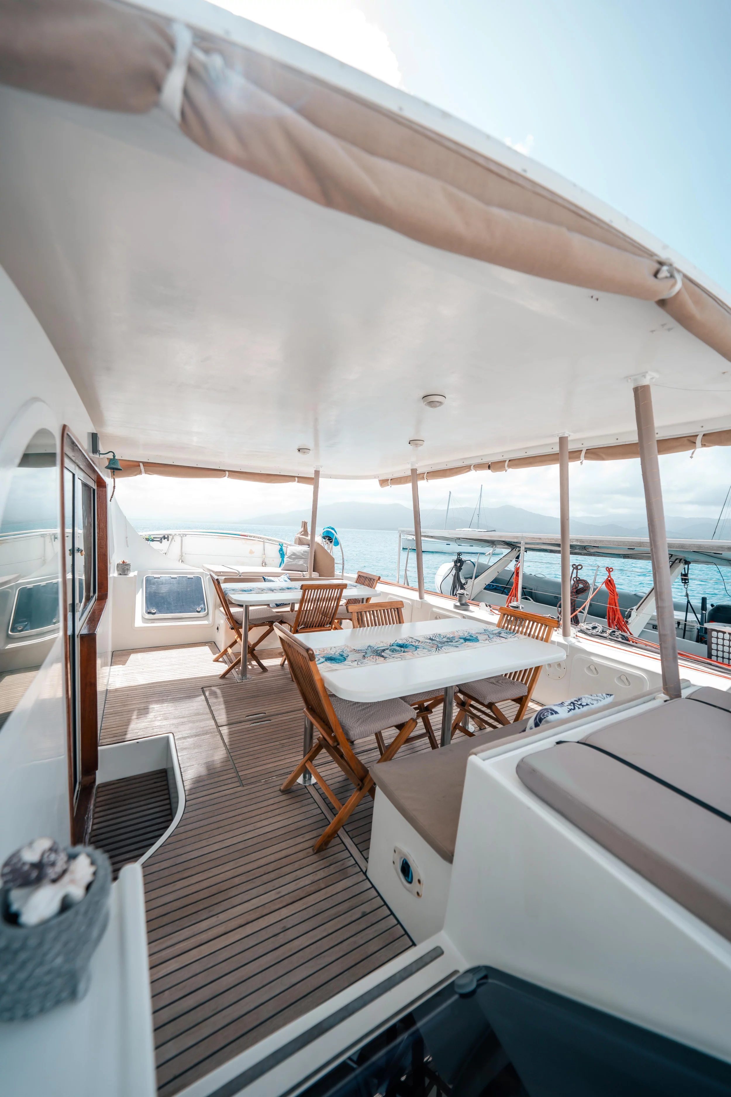 Lagoon Switch 570 (Faro)  - 12