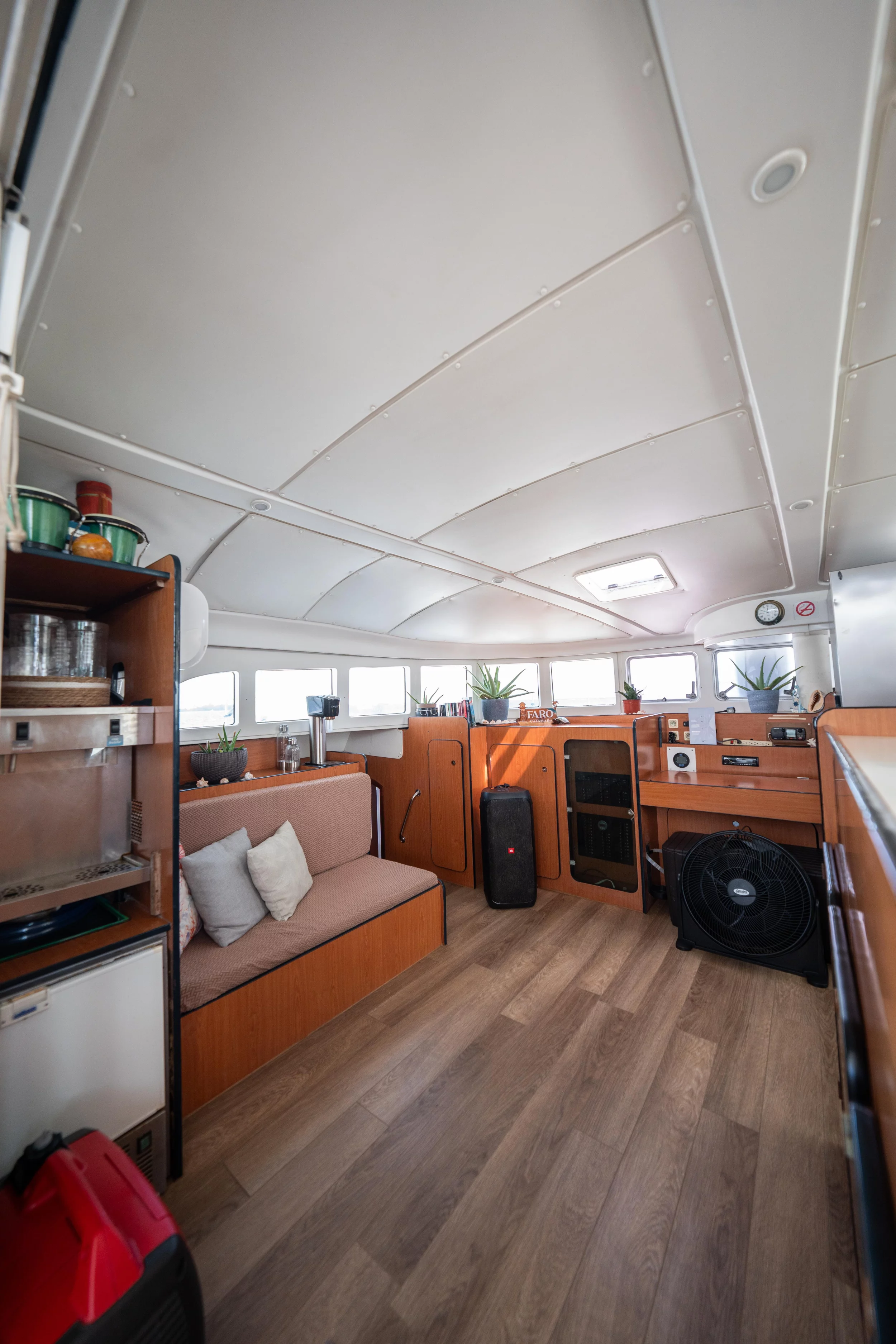 Lagoon Switch 570 (Faro)  - 9