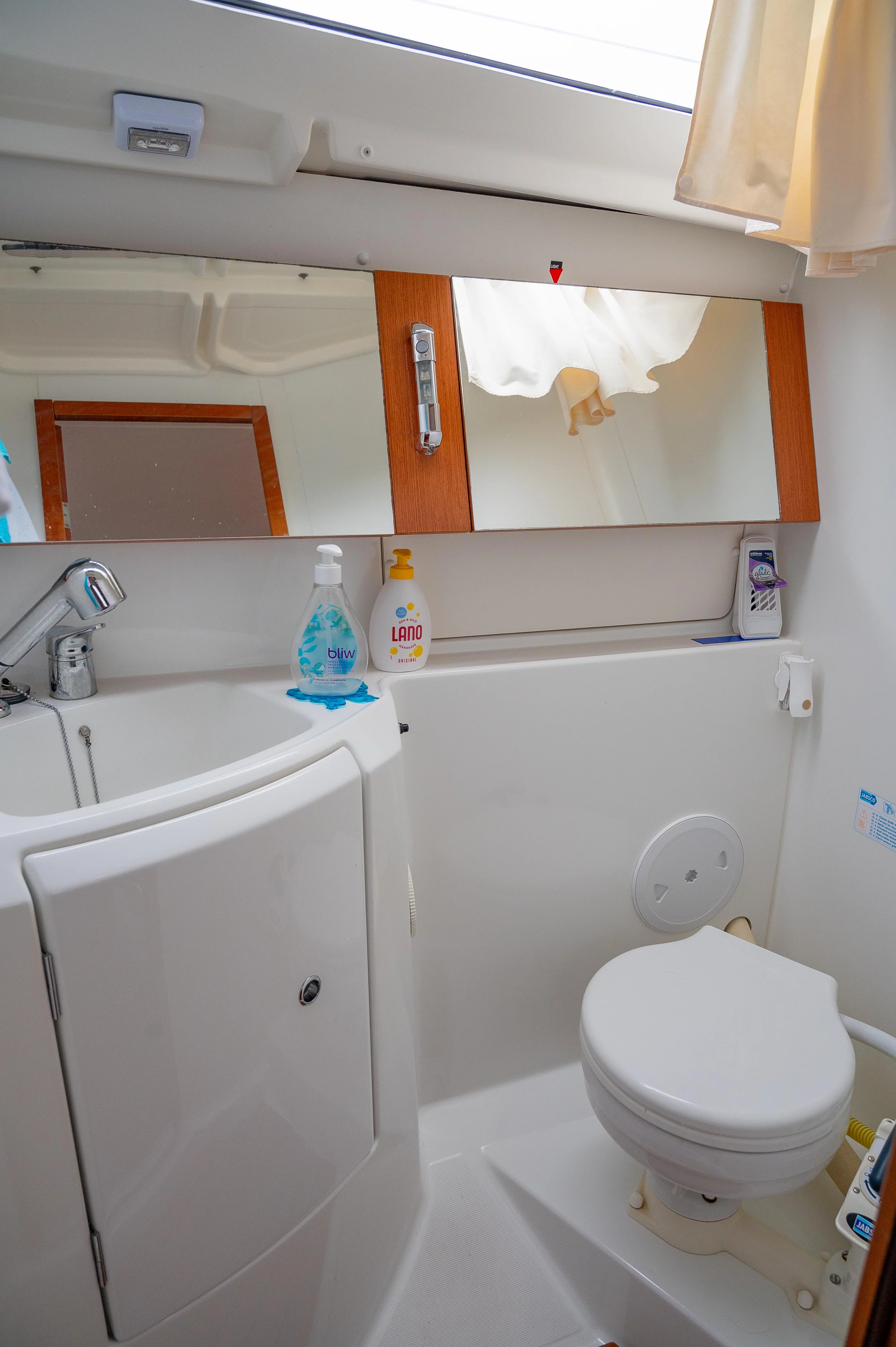 Beneteau Oceanis 37 (Serenade)  - 7
