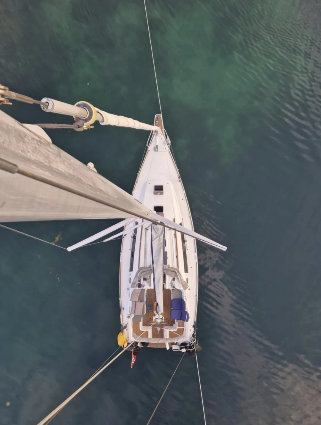 Beneteau Oceanis 37 (Serenade)  - 15
