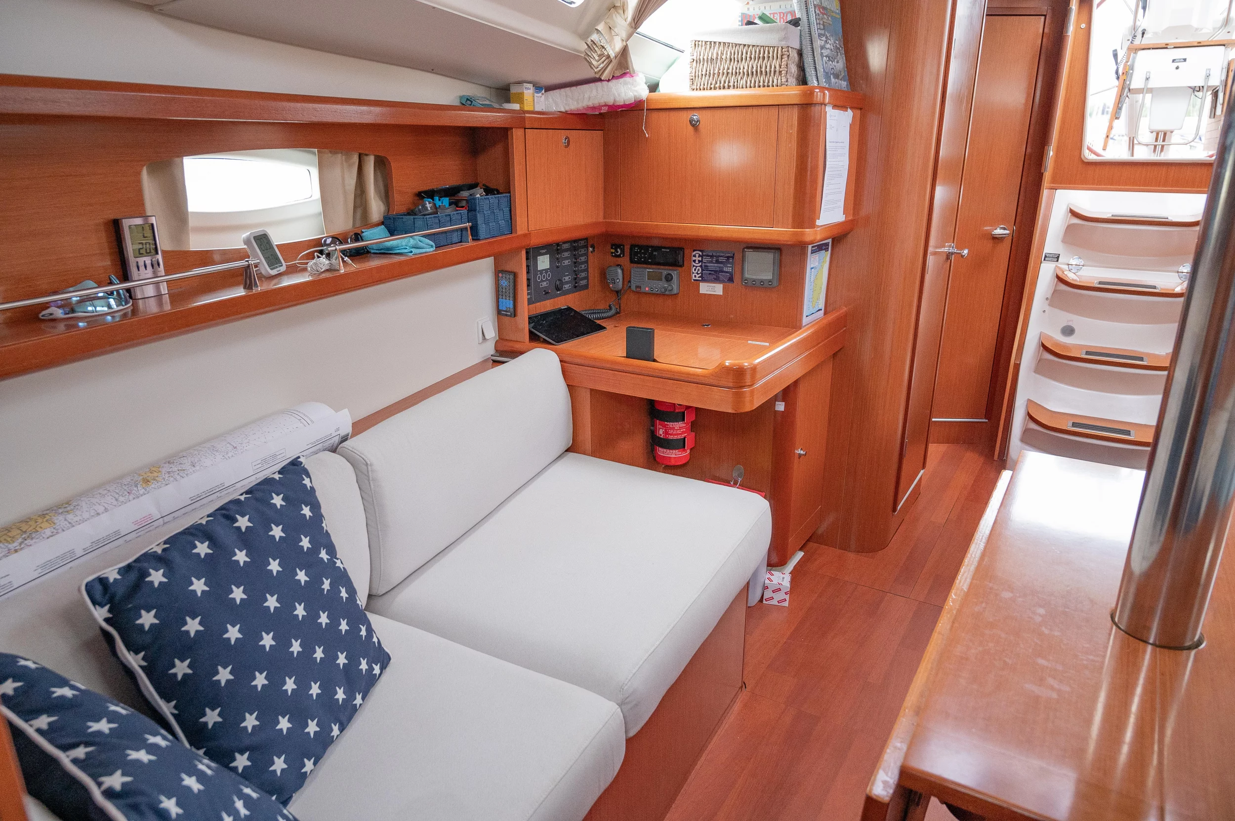 Beneteau Oceanis 37 (Serenade)  - 10