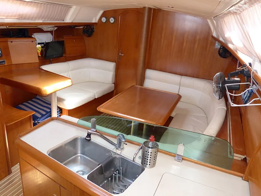 Sun Odyssey 37 (ALKI) Interior image - 14