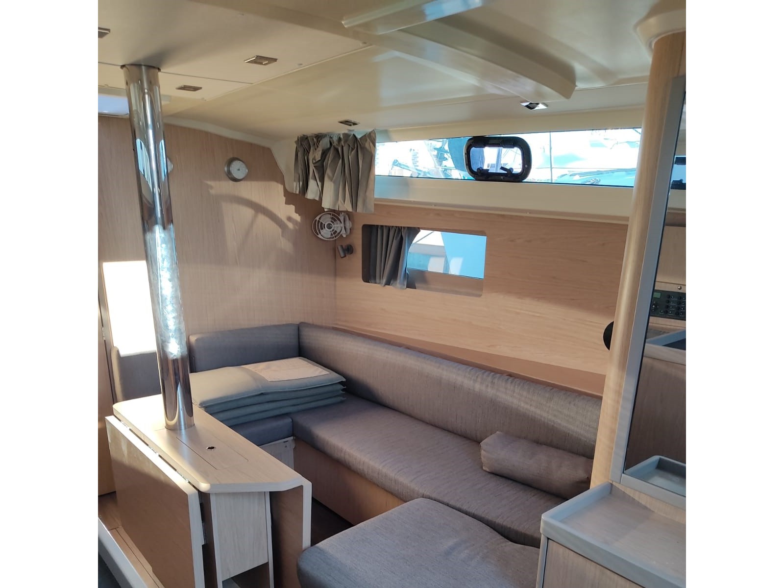 Photo #3 - Oceanis 41.1 (Nina) in Salerno - 21218