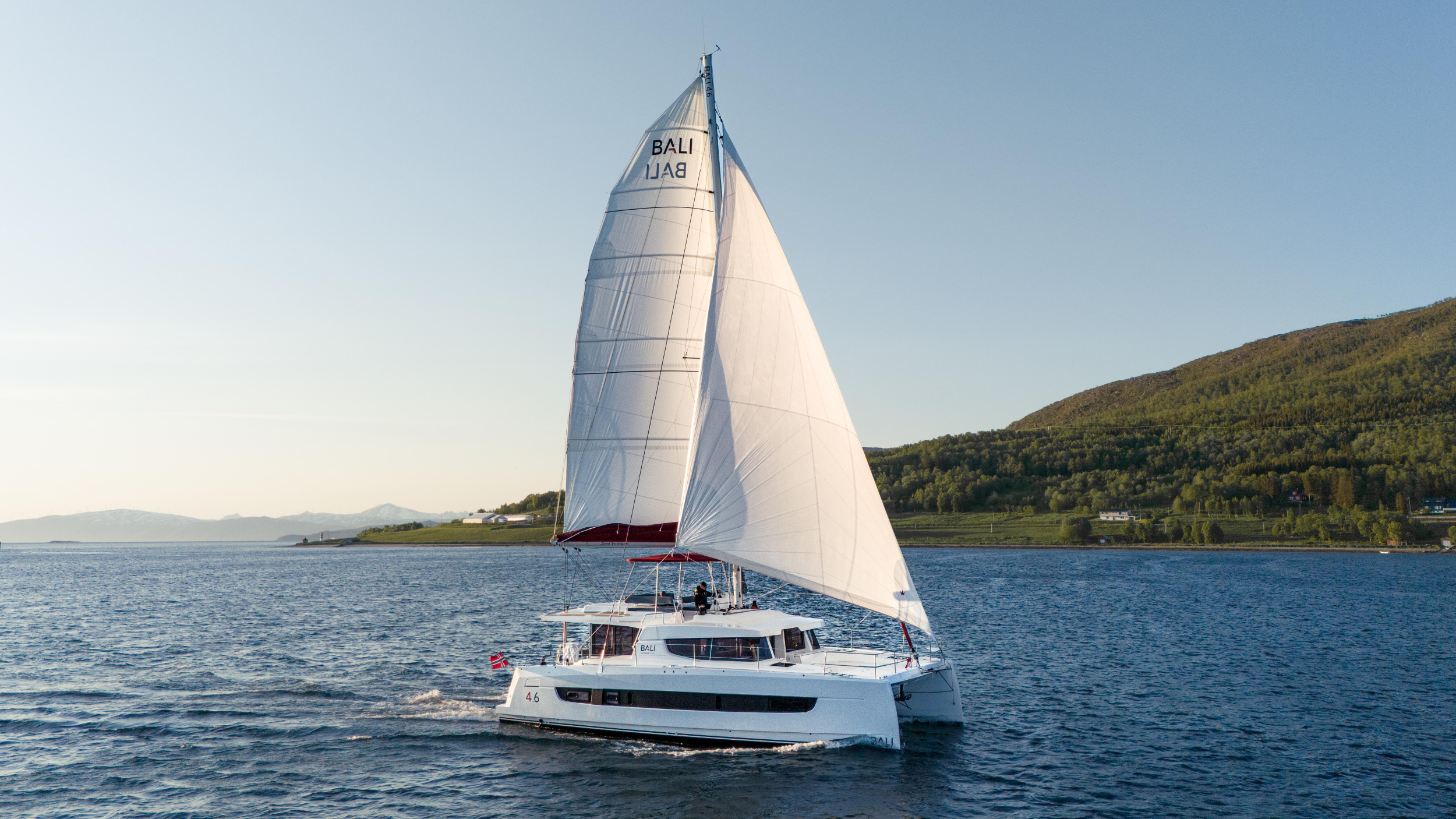 Photo #8 - Bali 4.6 (Arctic Wonder) in Tromso - 23236