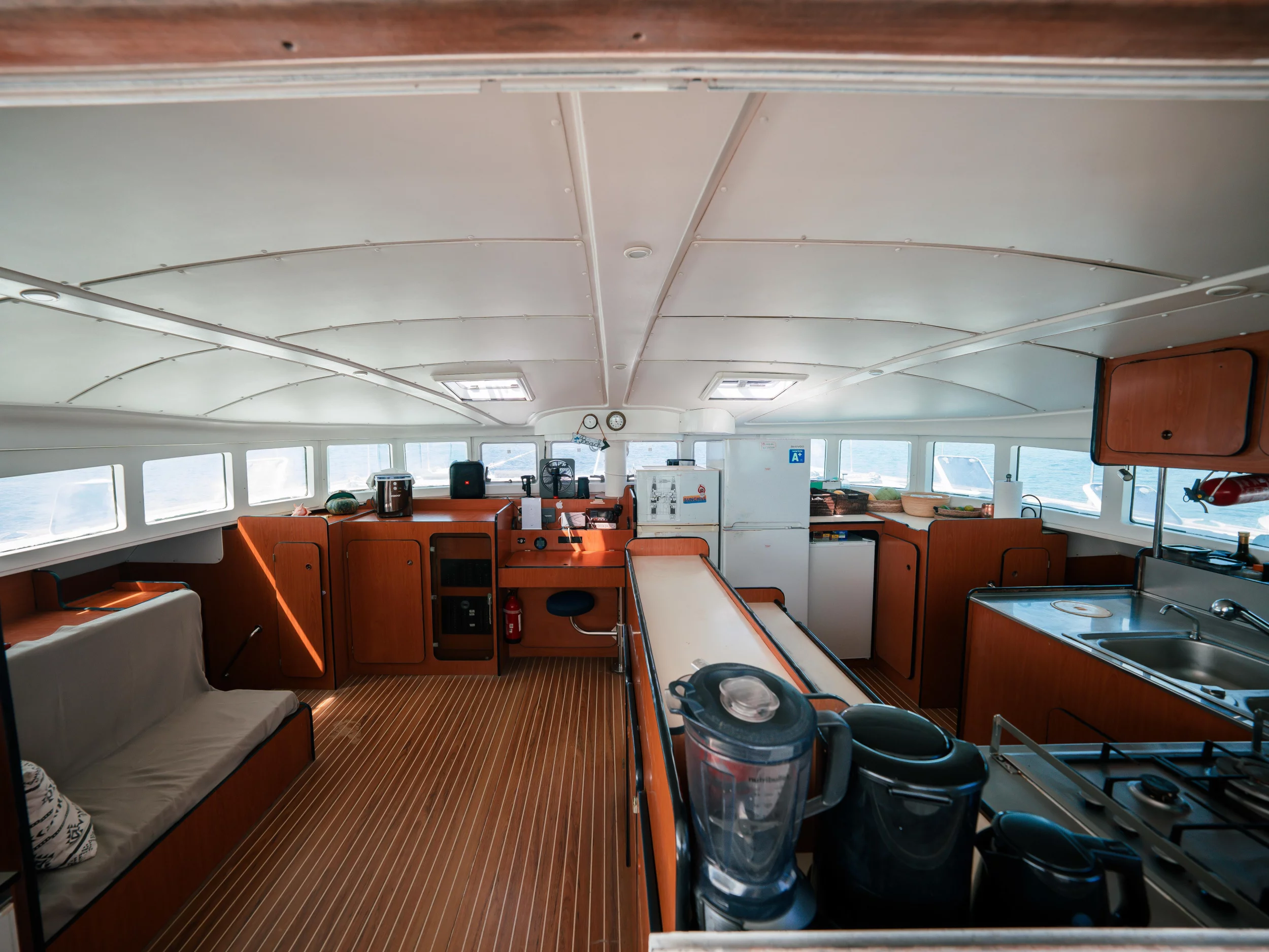 Lagoon Switch 570 (Charcot) Interior image - 13