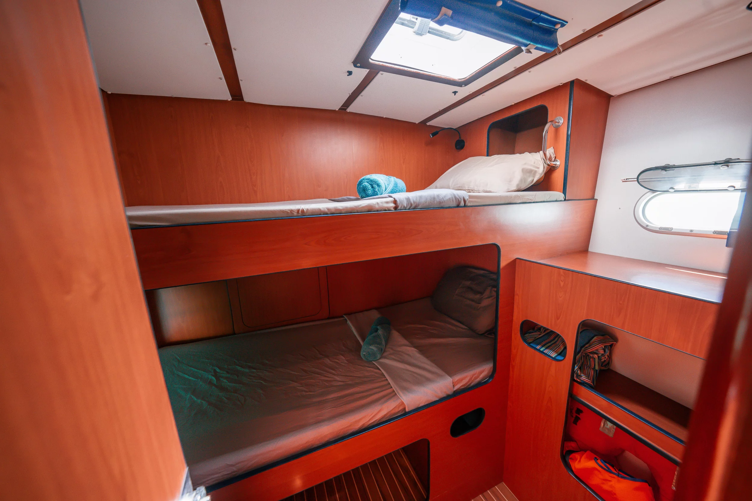 Lagoon Switch 570 (Charcot)  - 28
