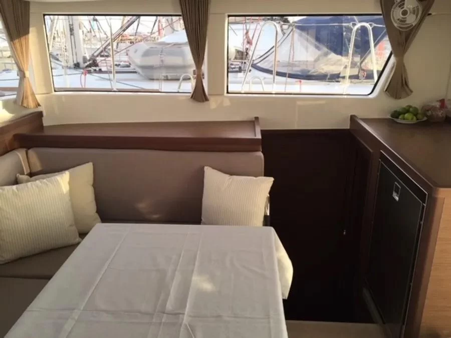 Lagoon 40 (VICTOR (Solar Panels, Electric WC, 12 pax, convertible saloon table, 1 SUP free of charge))  - 5