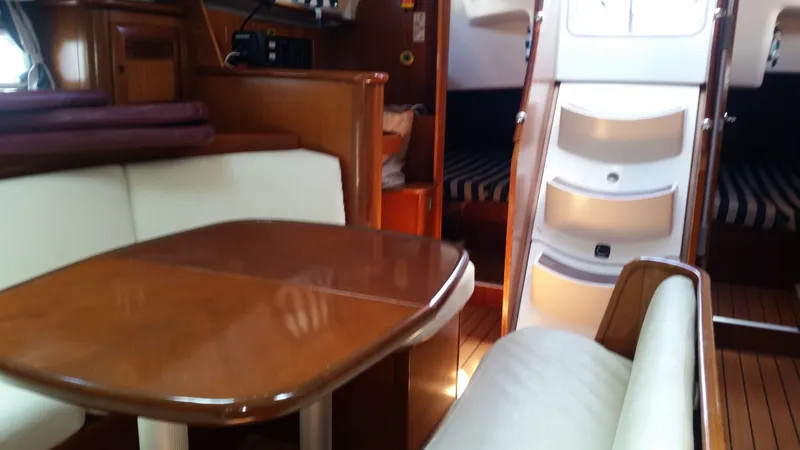 Photo #5 - Oceanis 411 (NEMESIS) in Athen - 63374
