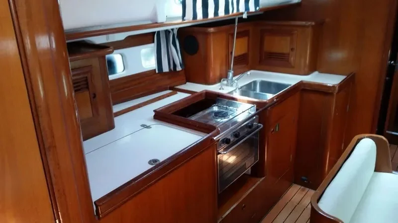 Oceanis 411 (NEMESIS)  - 6