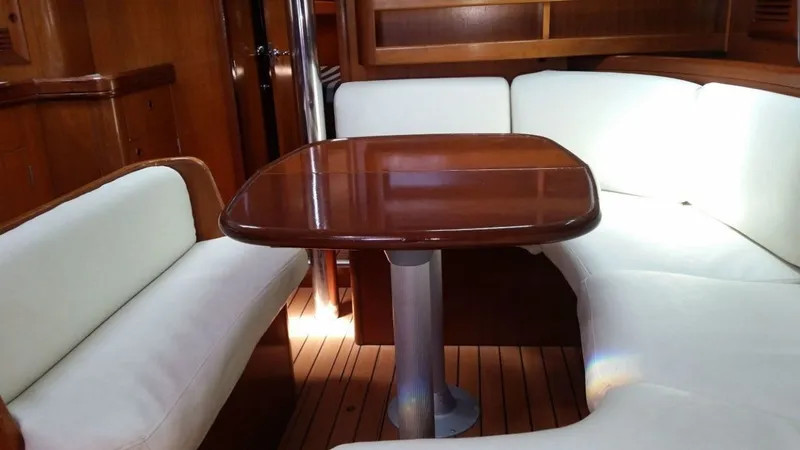 Photo #4 - Oceanis 411 (NEMESIS) in Athen - 63374