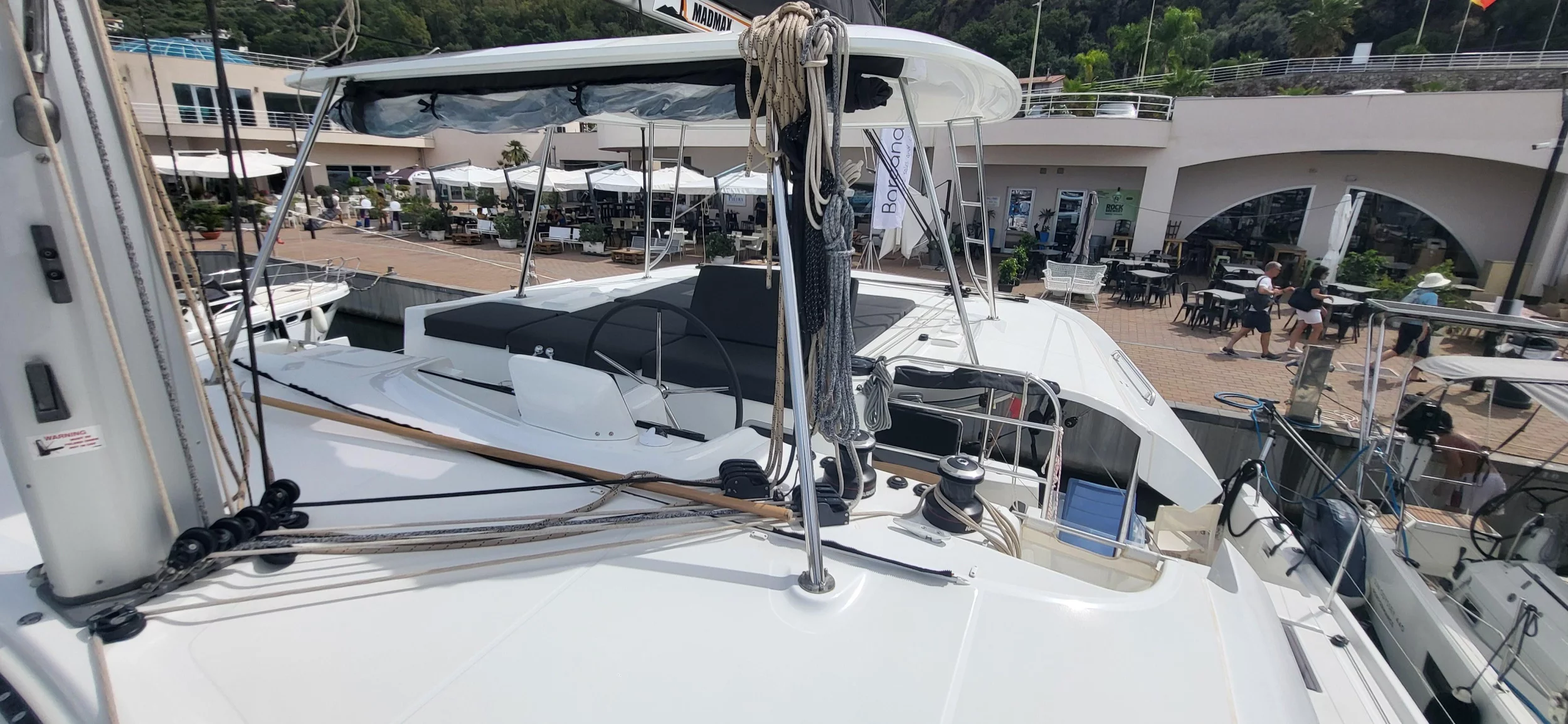 Lagoon 46 (Blue Moon)  - 12