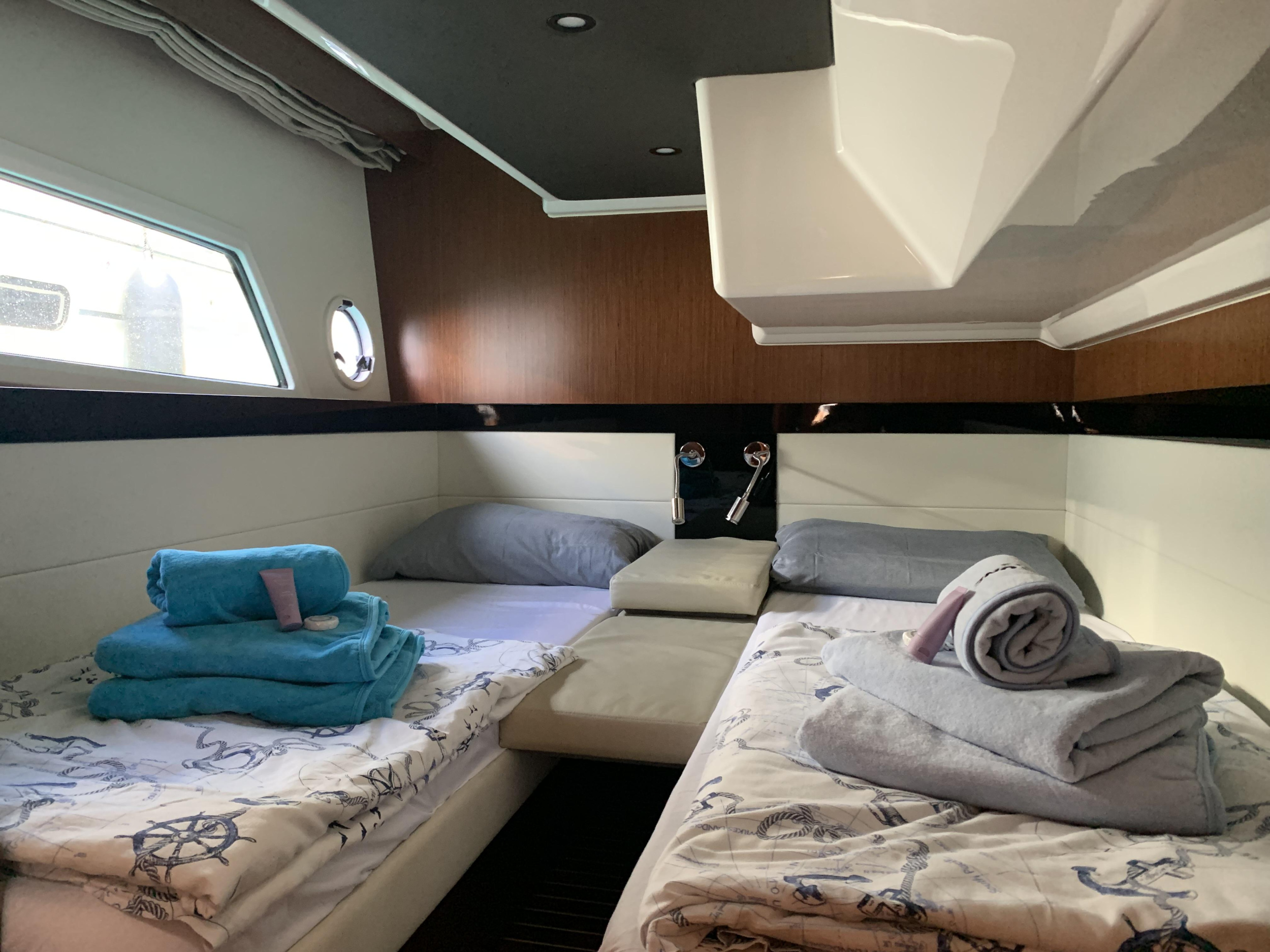 Photo #18 - Bavaria Virtess 420 Fly (Sunrise) en Trogir - 19664