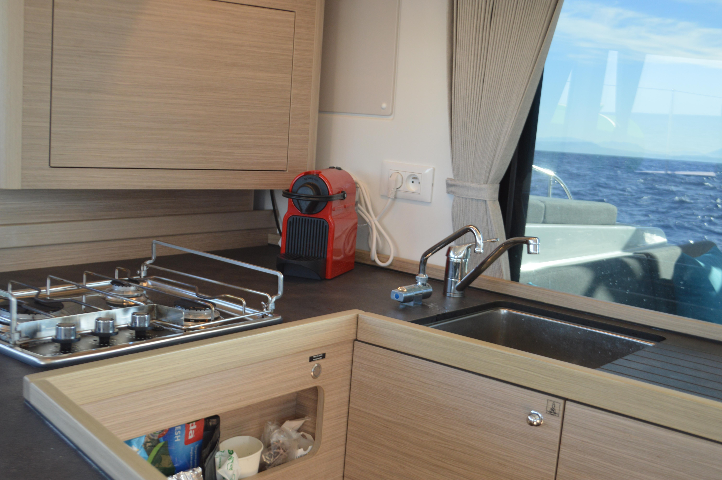 Photo #29 - Lagoon 42 (Odissea) in Simpson Bay - 63674