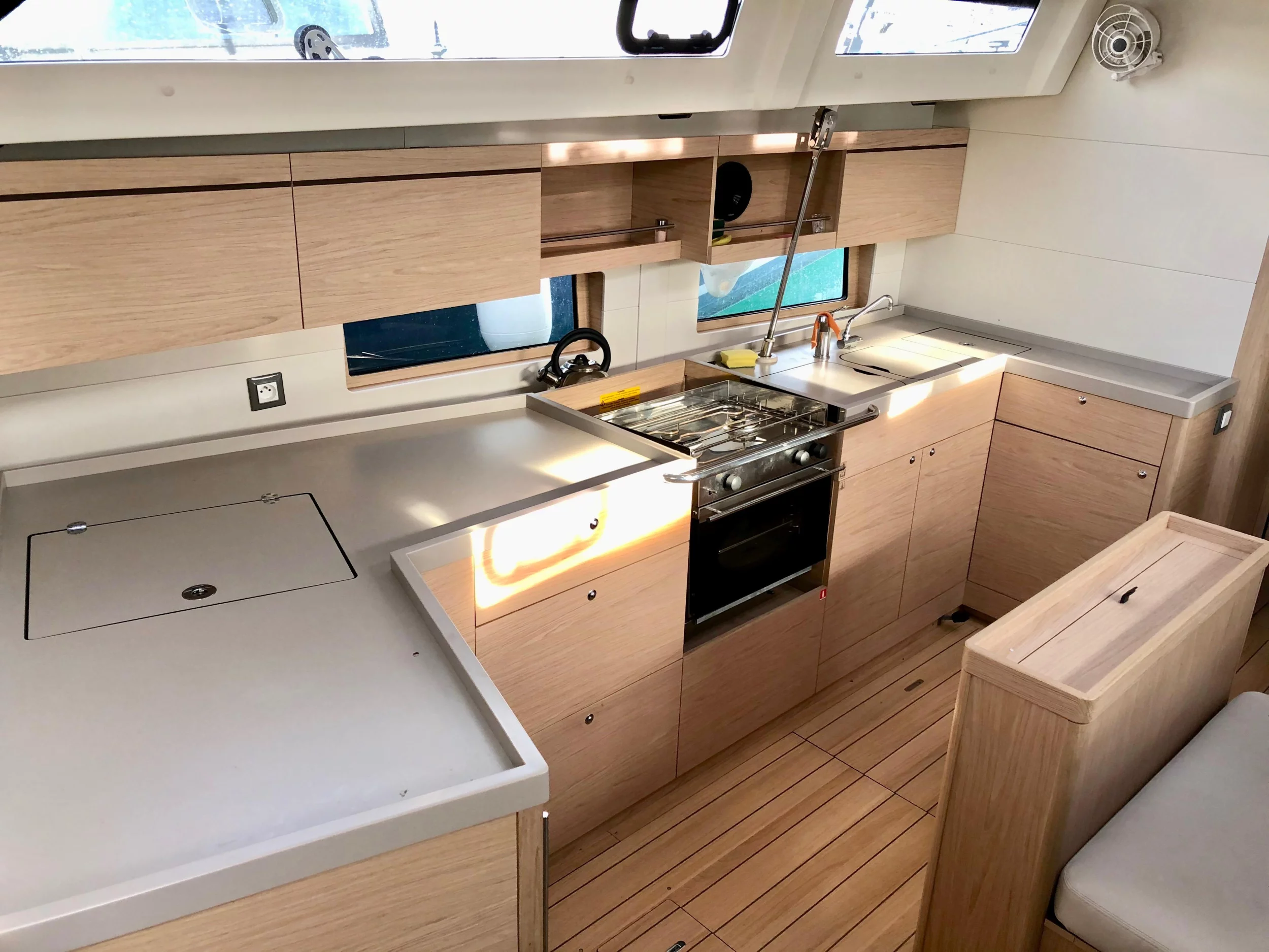 Oceanis 46.1 (Sara)  - 13