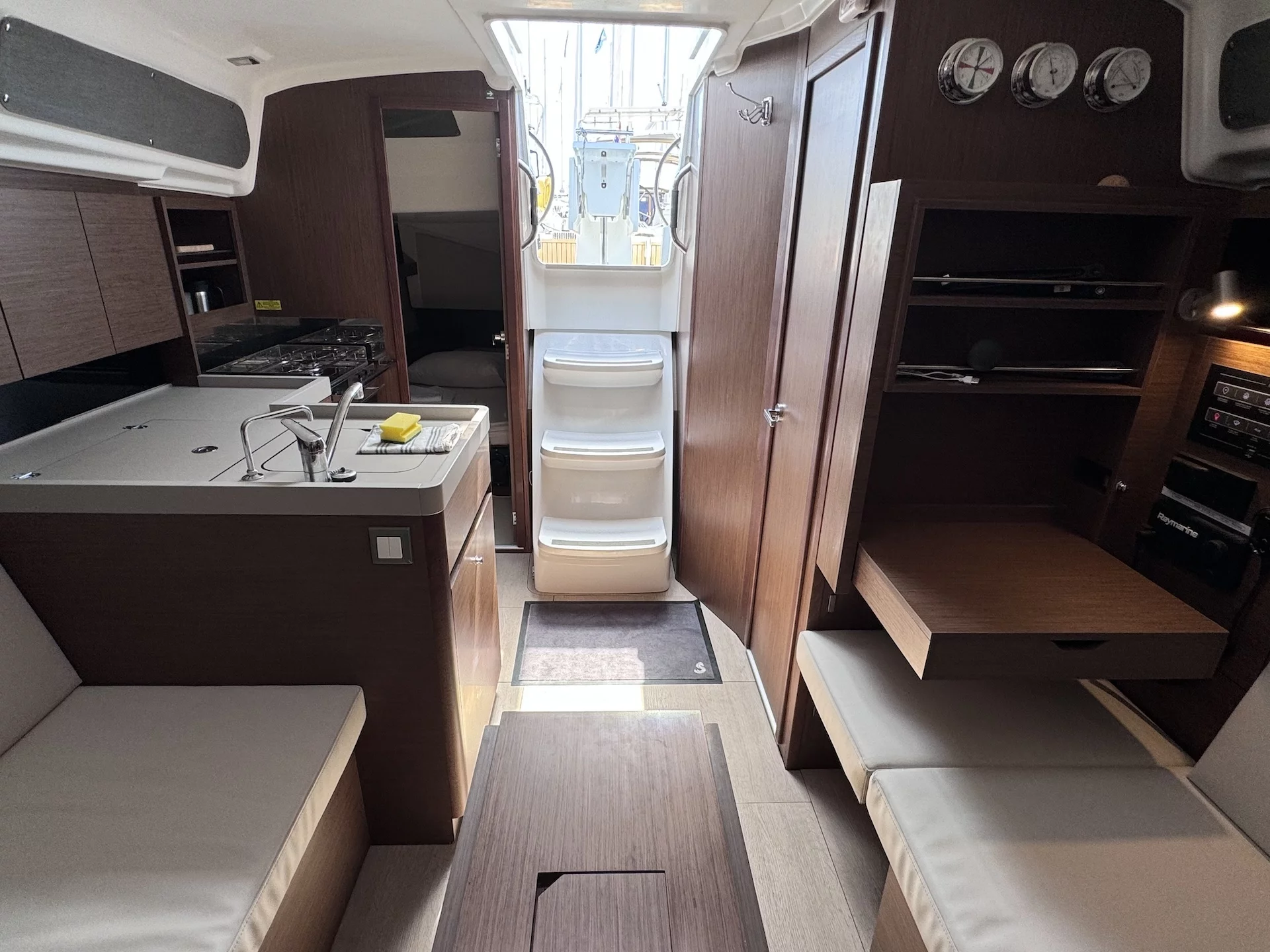 Oceanis 34.1 (ANOIA)  - 9