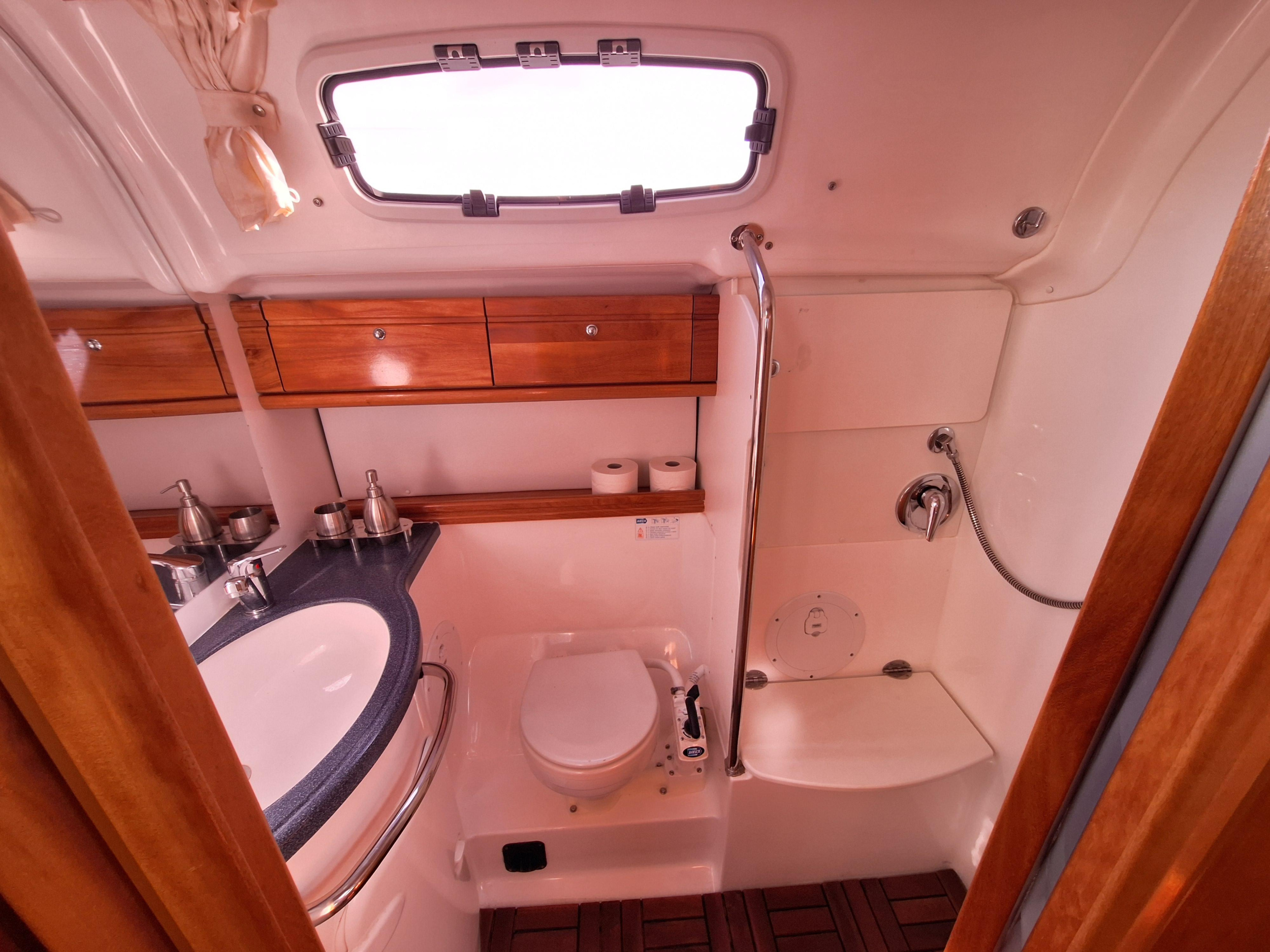Photo #11 - Bavaria 39 Cruiser (TY) in Bergen - 63314